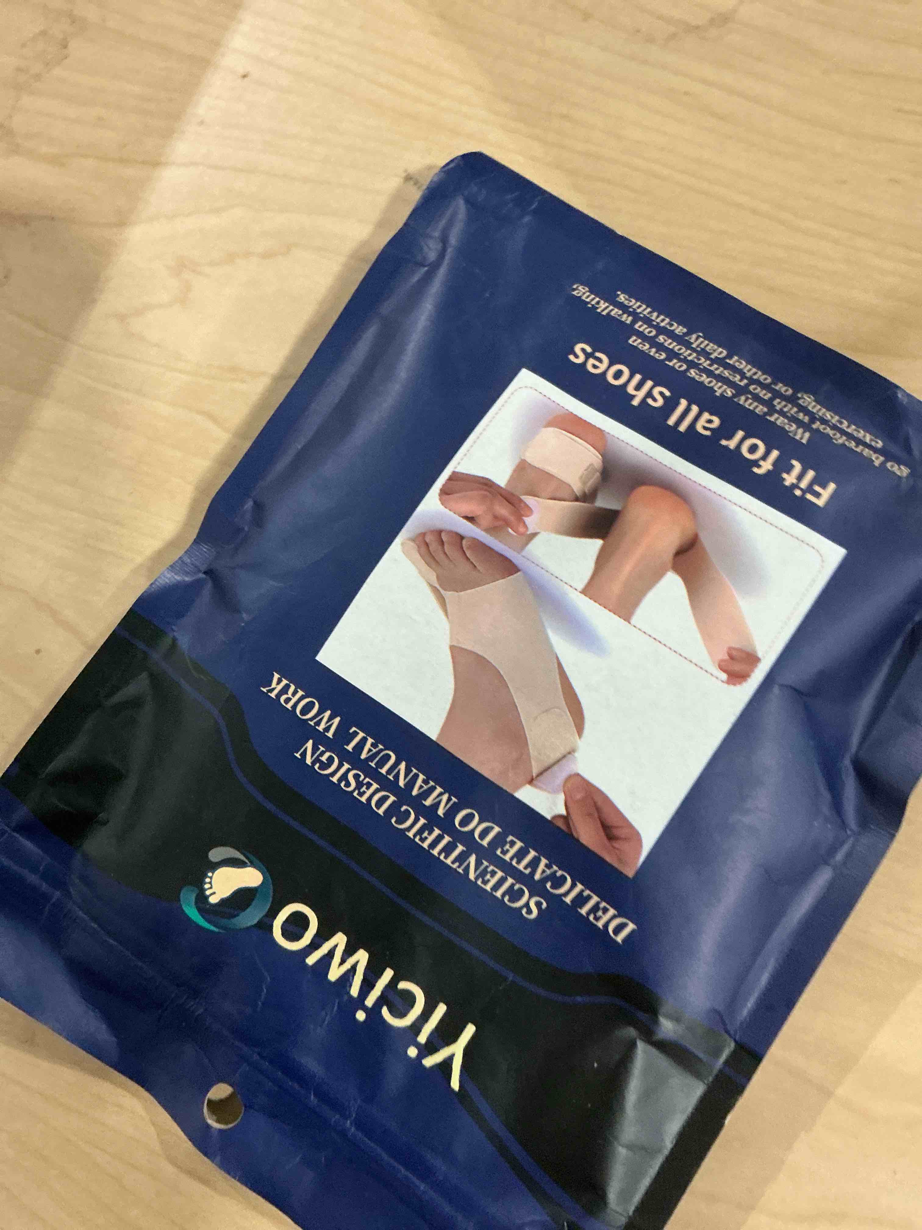 Condition photo showing Good Condition for Bunion Corrector,Adjustable Toe Straightener for Pain Relief,Bunion Corrector & Big Toe Alignment Splint,Day & Night Wear for Men and Women,Fits in Most Shoes for Daily Activities(Medium)