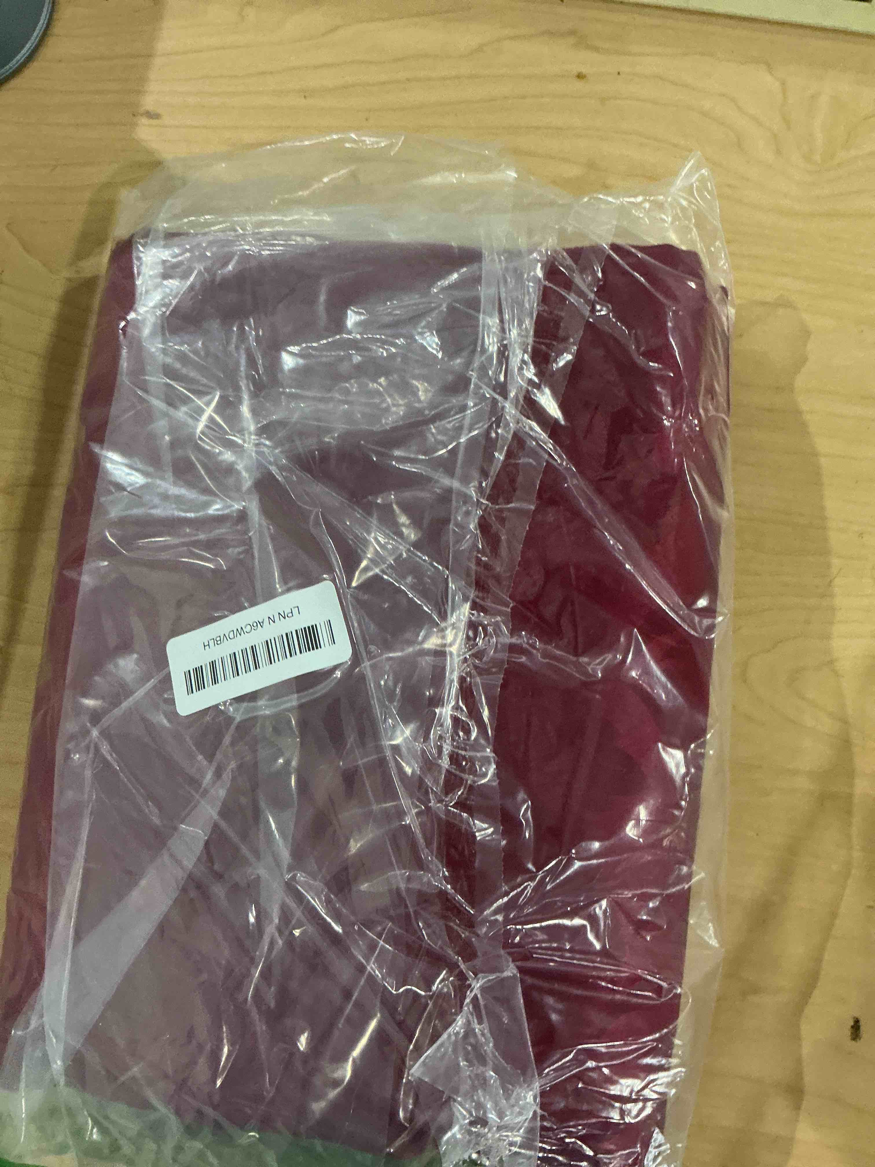 Condition photo showing Good Condition for Romanstile Jacquard Rectangle Tablecloth, Elegant Waterproof Damask Floral Pattern Table Cloths Heavy Weight Decorative Table Covers for Dinner/Parties/Holiday - 60 x 102 Inch, Burgundy Flower - Burgundy 60" x 102" (Rectangular)