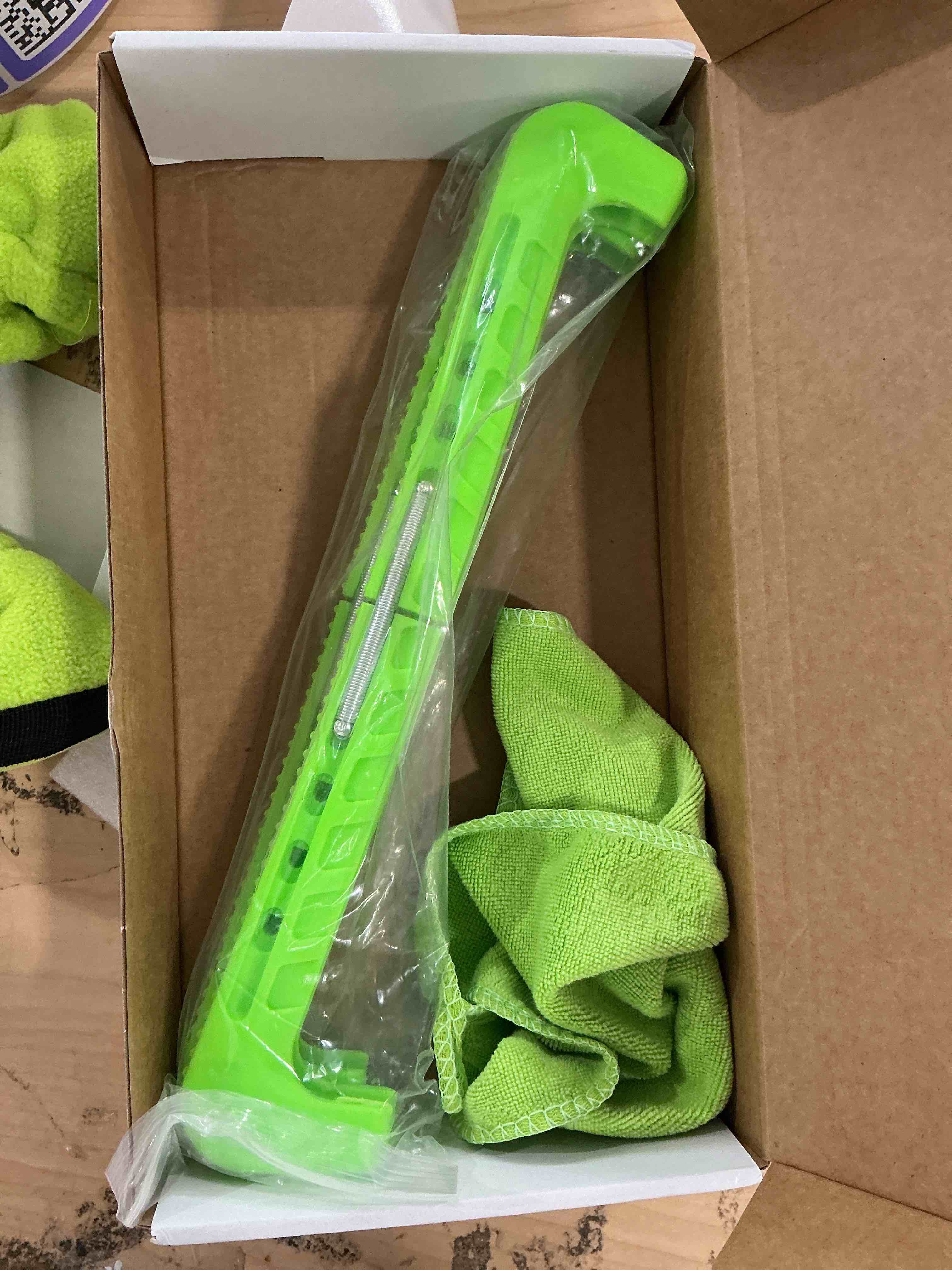 Condition photo showing Good Condition for soulchen skate guards soakers and towel gift set ice skating guards soft skate blade covers blade protector for figure skating skater hockey gift green medium