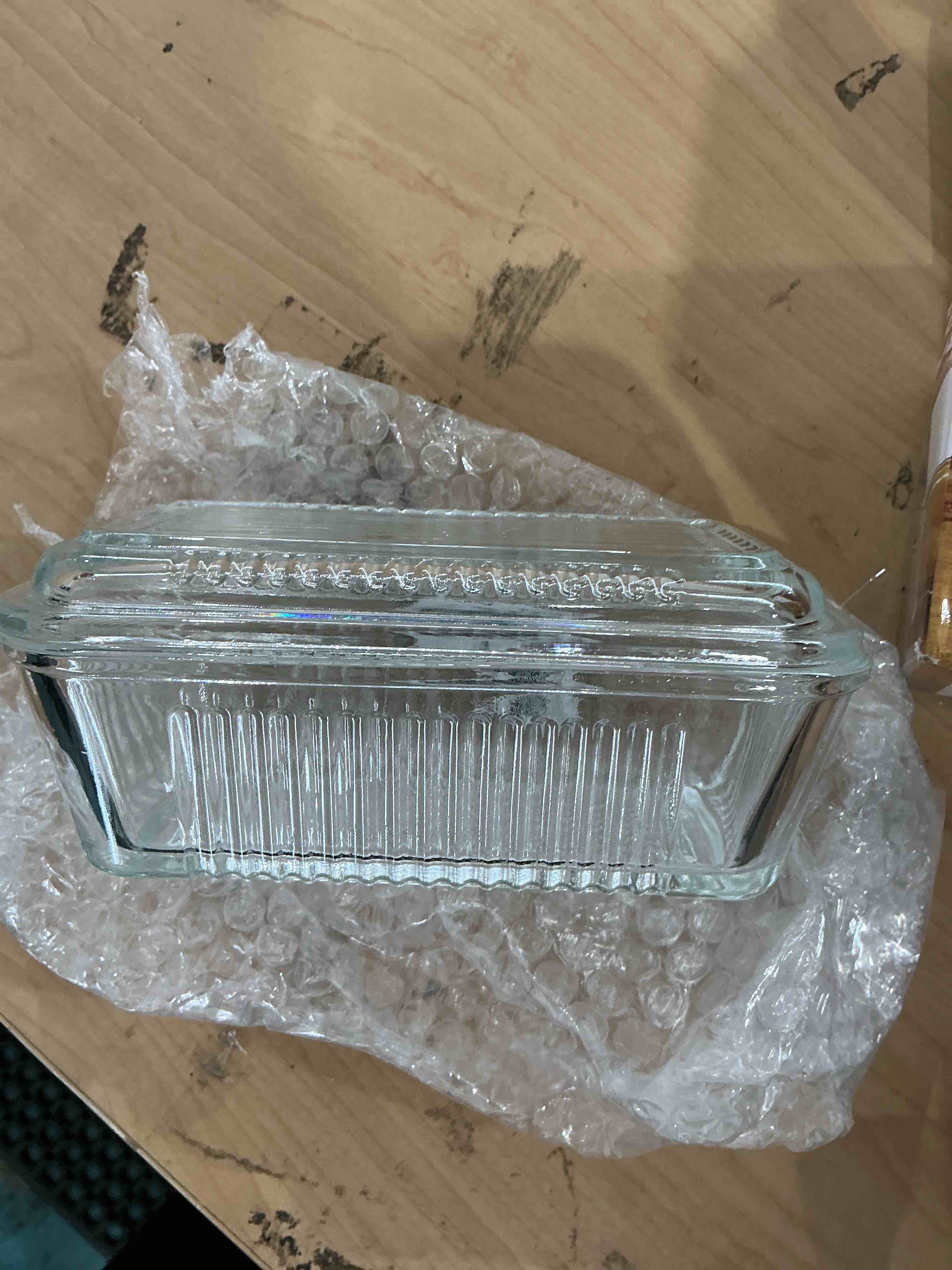 Condition photo showing New/Like New for clear glass butter dish with lid for countertop, 6.5" crystal butter dish with cover, covered butter tray for refrigerator 6.5inch