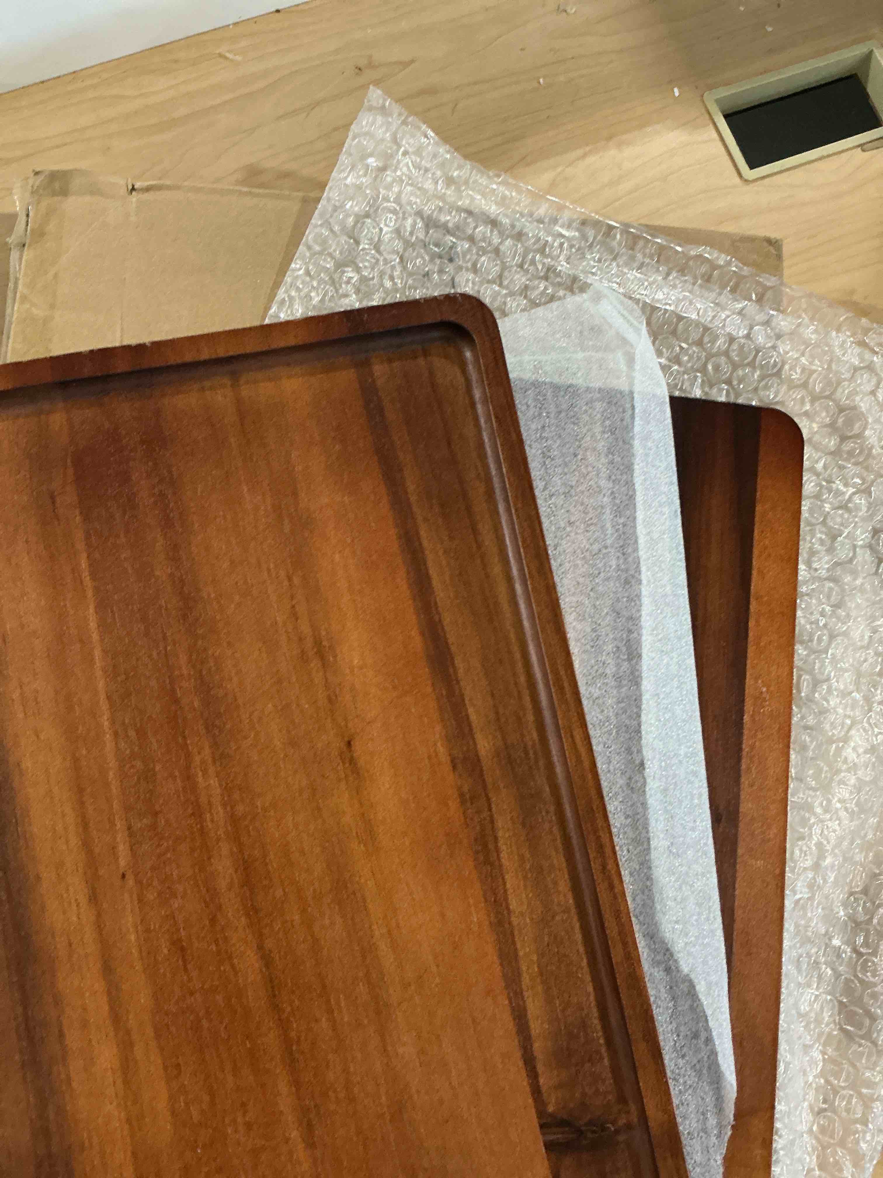 Condition photo showing New/Like New for 2pcs 15"x10" solid acacia wood serving trays rectangular wooden serving platters natural wooden boards for bar coffee party?brown? brown 15"x10"