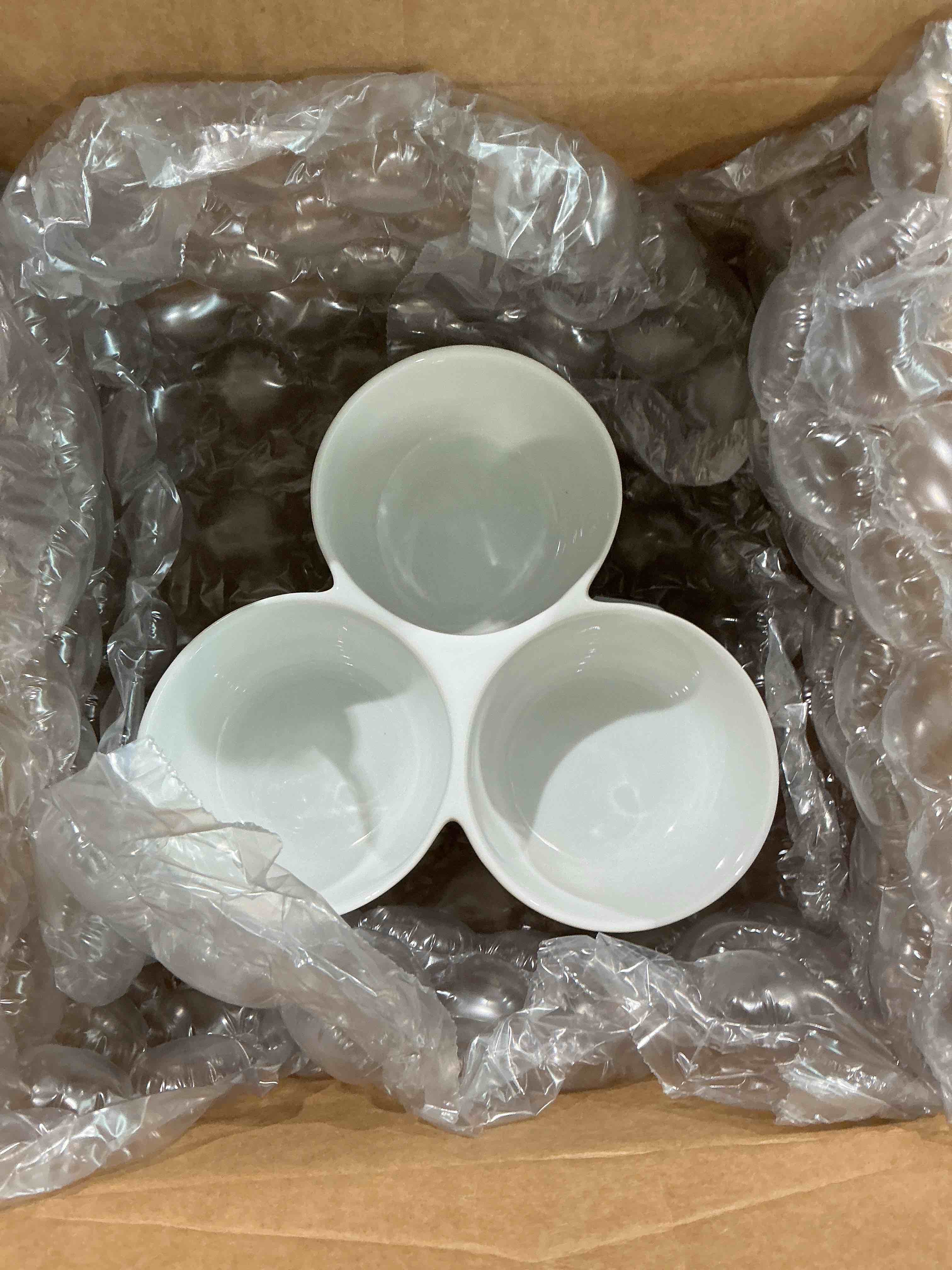 Condition photo showing New/Like New for bia cordon bleu 3-section joined bowl, white