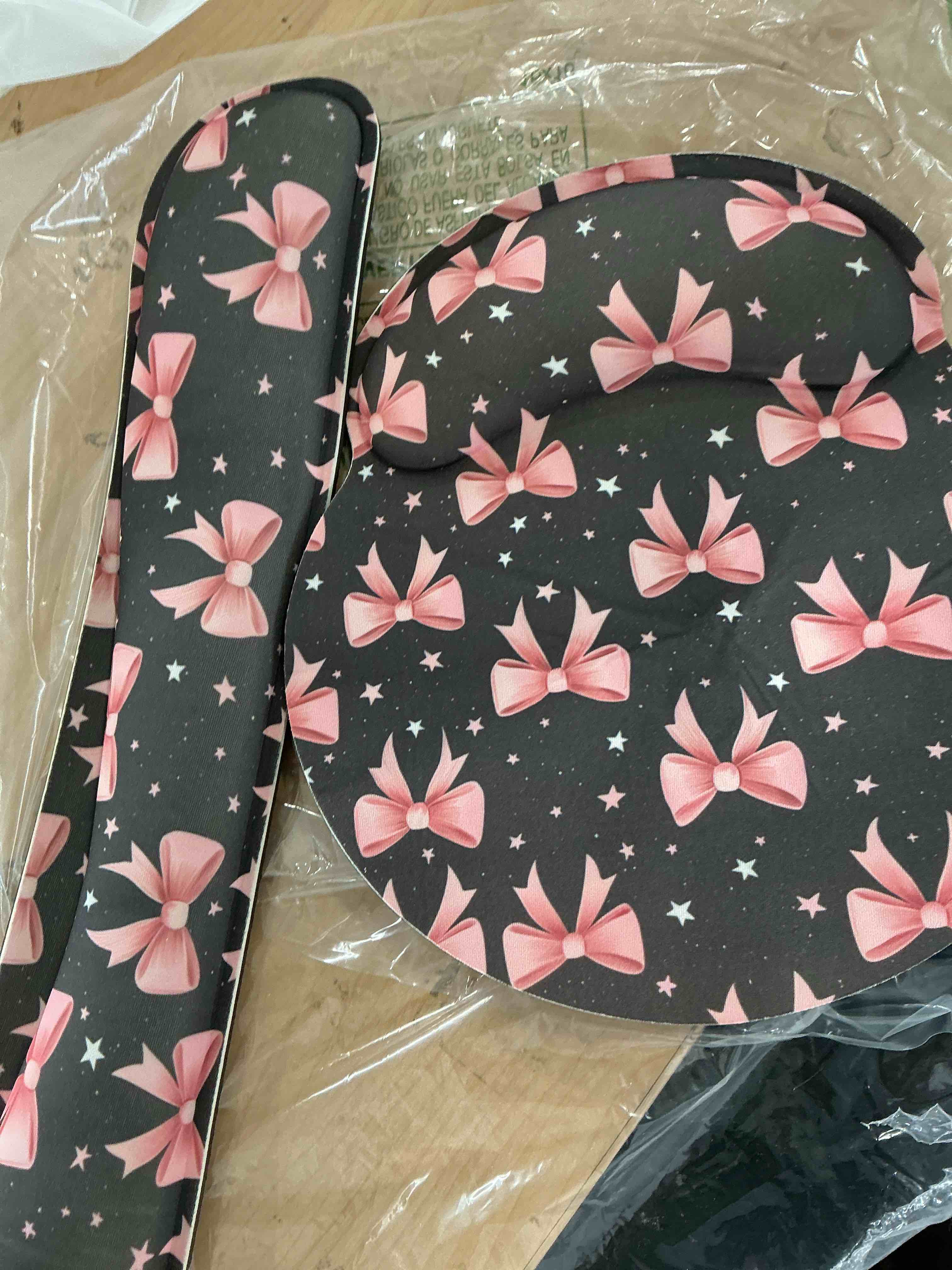 Condition photo showing New/Like New for cute pink bows keyboard wrist rest pad mouse pad set,ergonomic mousepad wrist support memory foam desk pad for gaming office,non-slip rubber base easy typing for home office computers