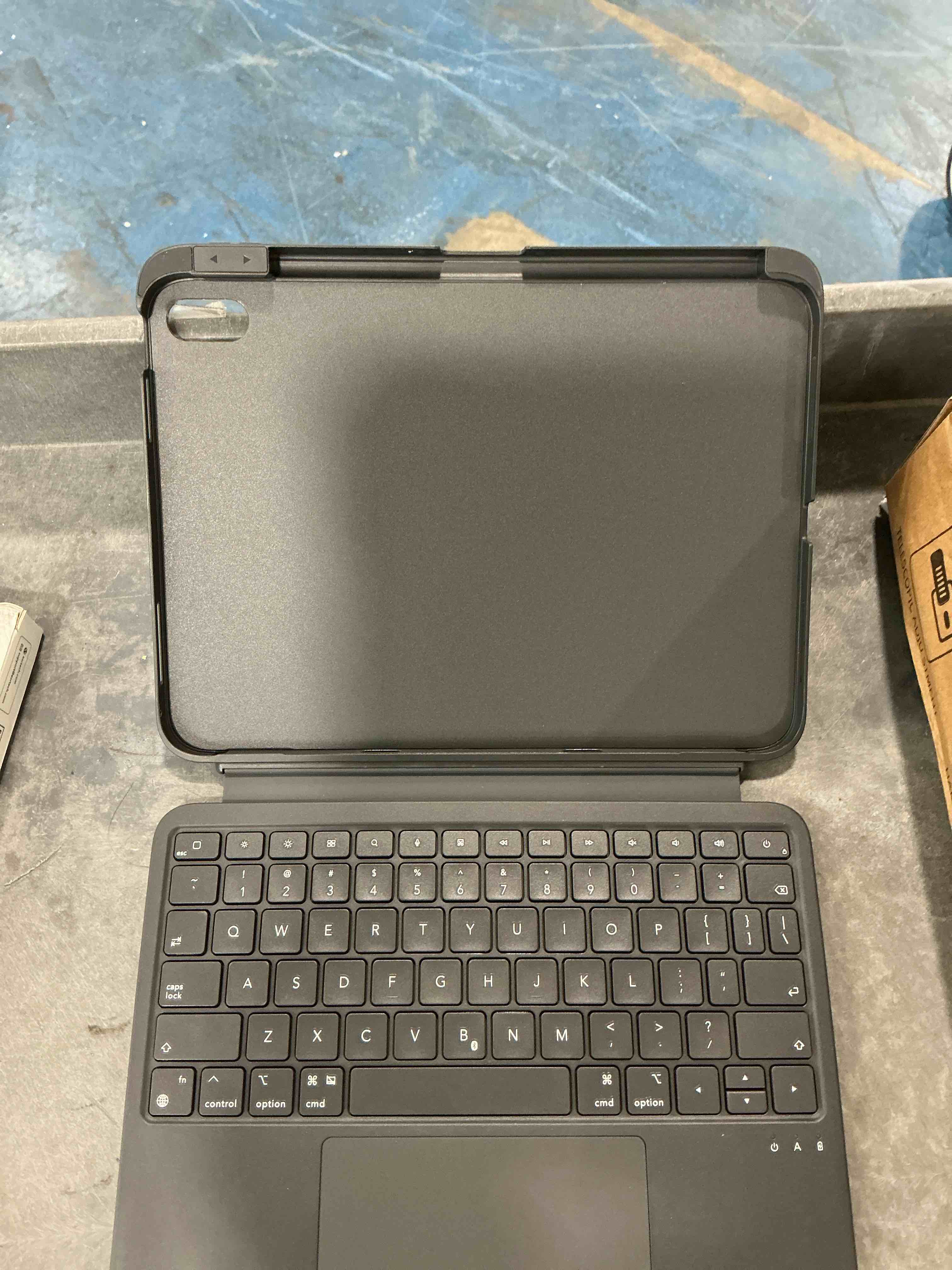 Condition photo showing New/Like New for esr for ipad (a16) 11th/10th gen flex keyboard case, ultra-light magnetic detachable keyboard for ipad 10.9" with writing/viewing modes, larger precision trackpad, dark gray ipad 10.9" (a16) 11th (2025)/10th gen dark gray
