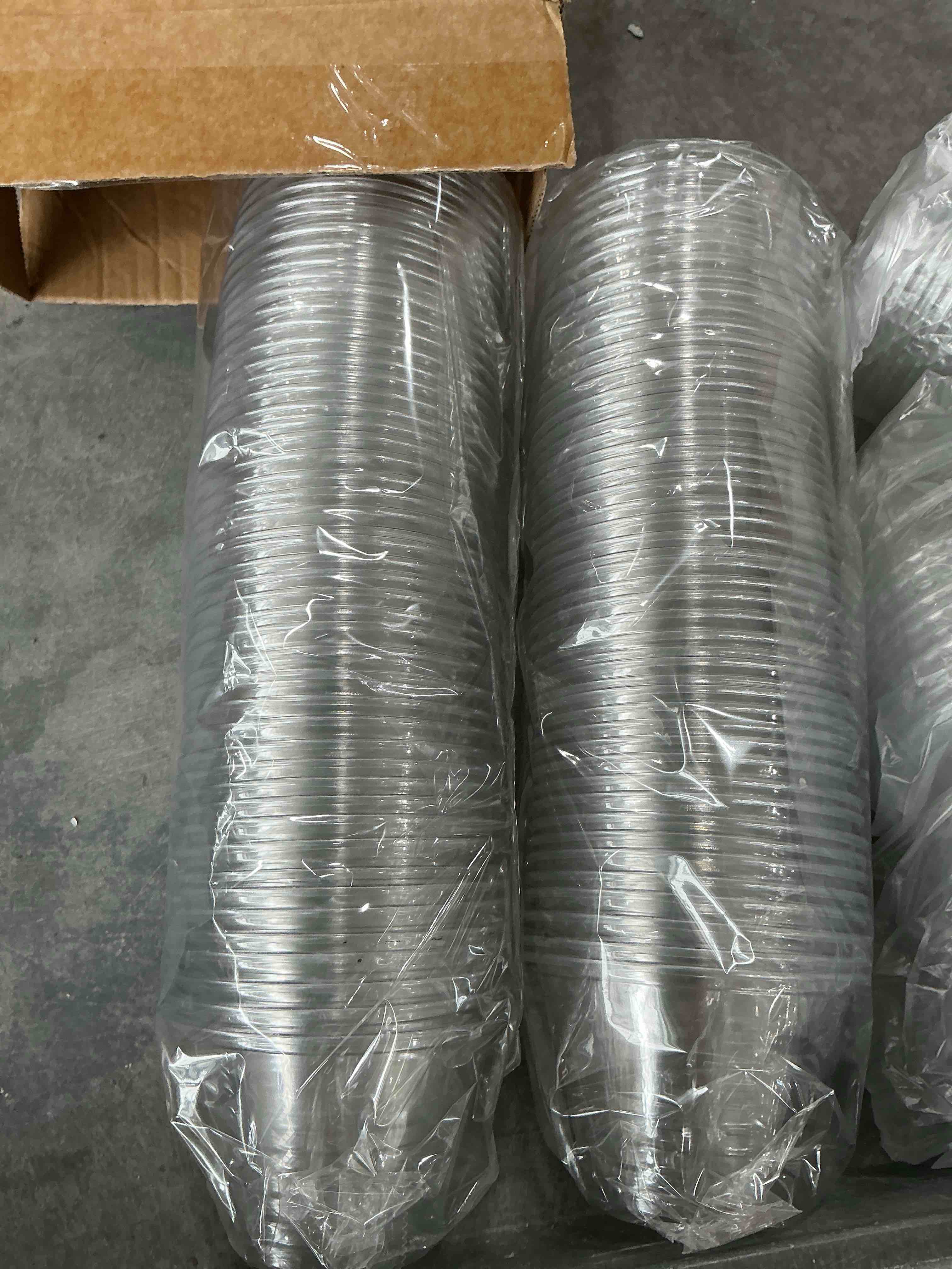 Condition photo showing New/Like New for 100 sets 7 oz clear plastic cups with lids no hole, fruit cups with lids, disposable cup for dessert, parfait, ice cream, yogurt, pudding, cake, cold drinks, smoothie and snacks