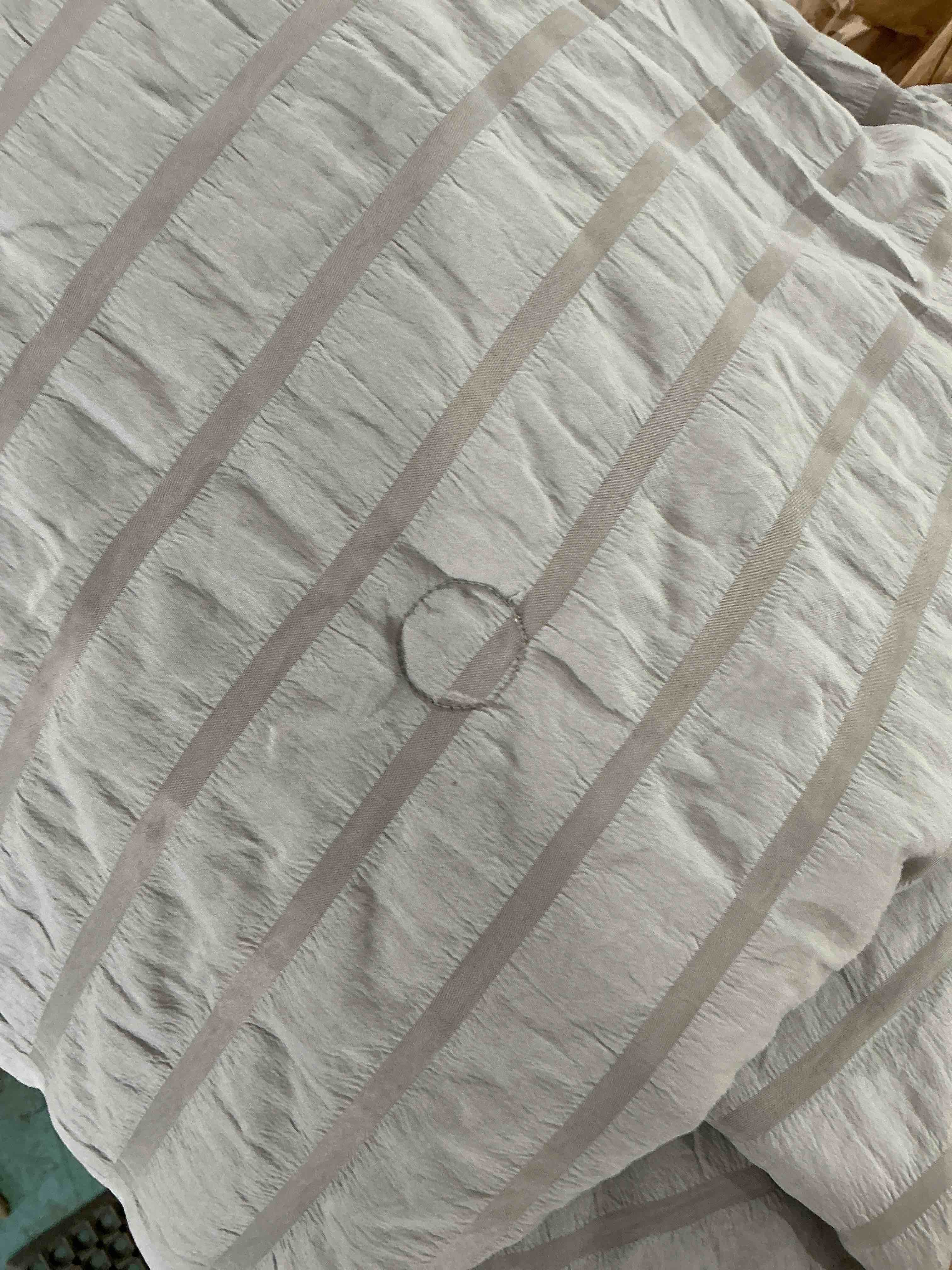 Condition photo showing Good Condition for fuzzysense cooling comforter queen size – seersucker soft summer blanket with q-max 0.4 cooling fabric, lightweight breathable quilt for hot sleepers & night sweats, cool gray light gray queen/full (90x90 inches)