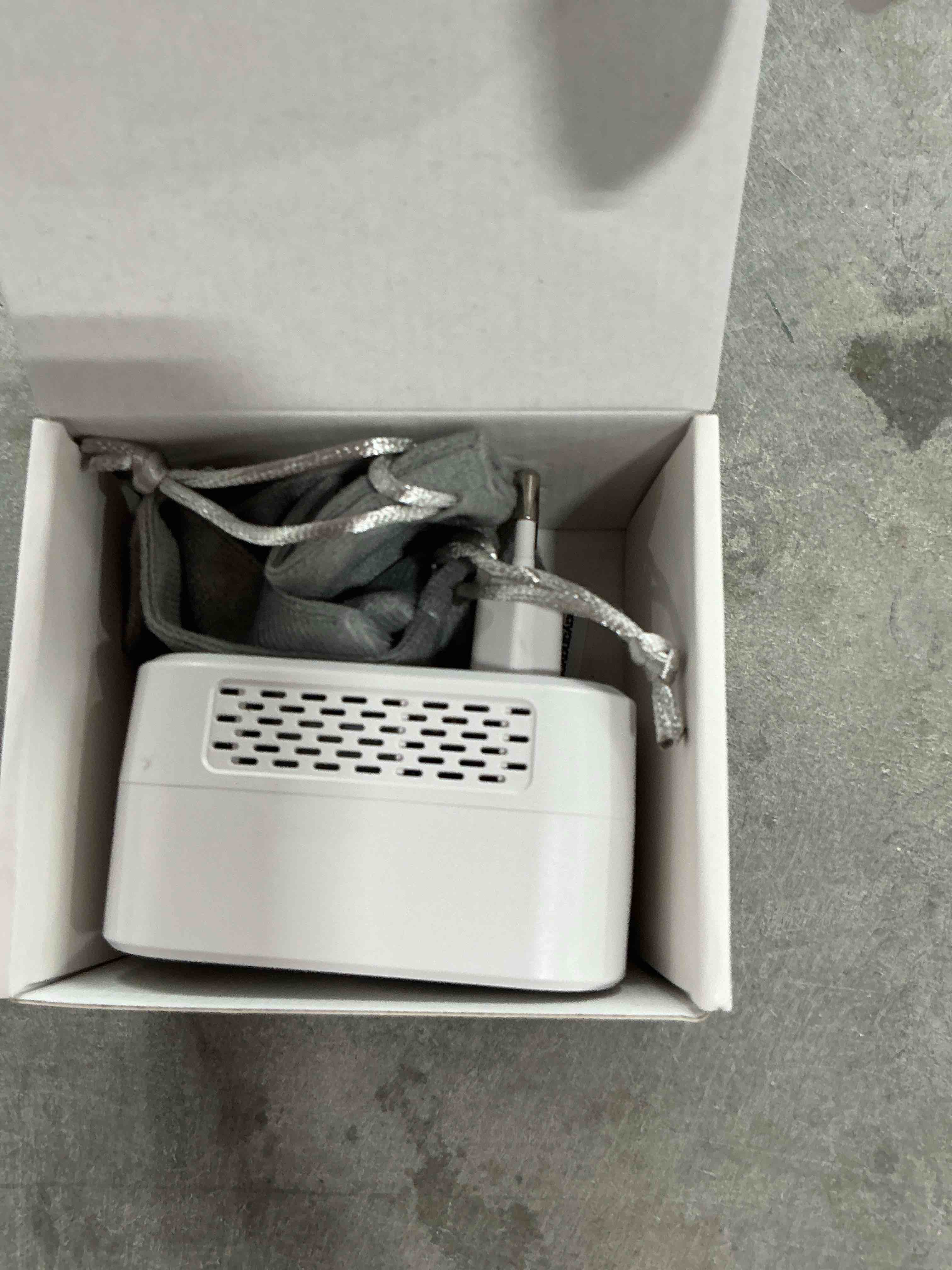 Condition photo showing New/Like New for voltage converter us to europe, 220v to 110v converter for european travel- white