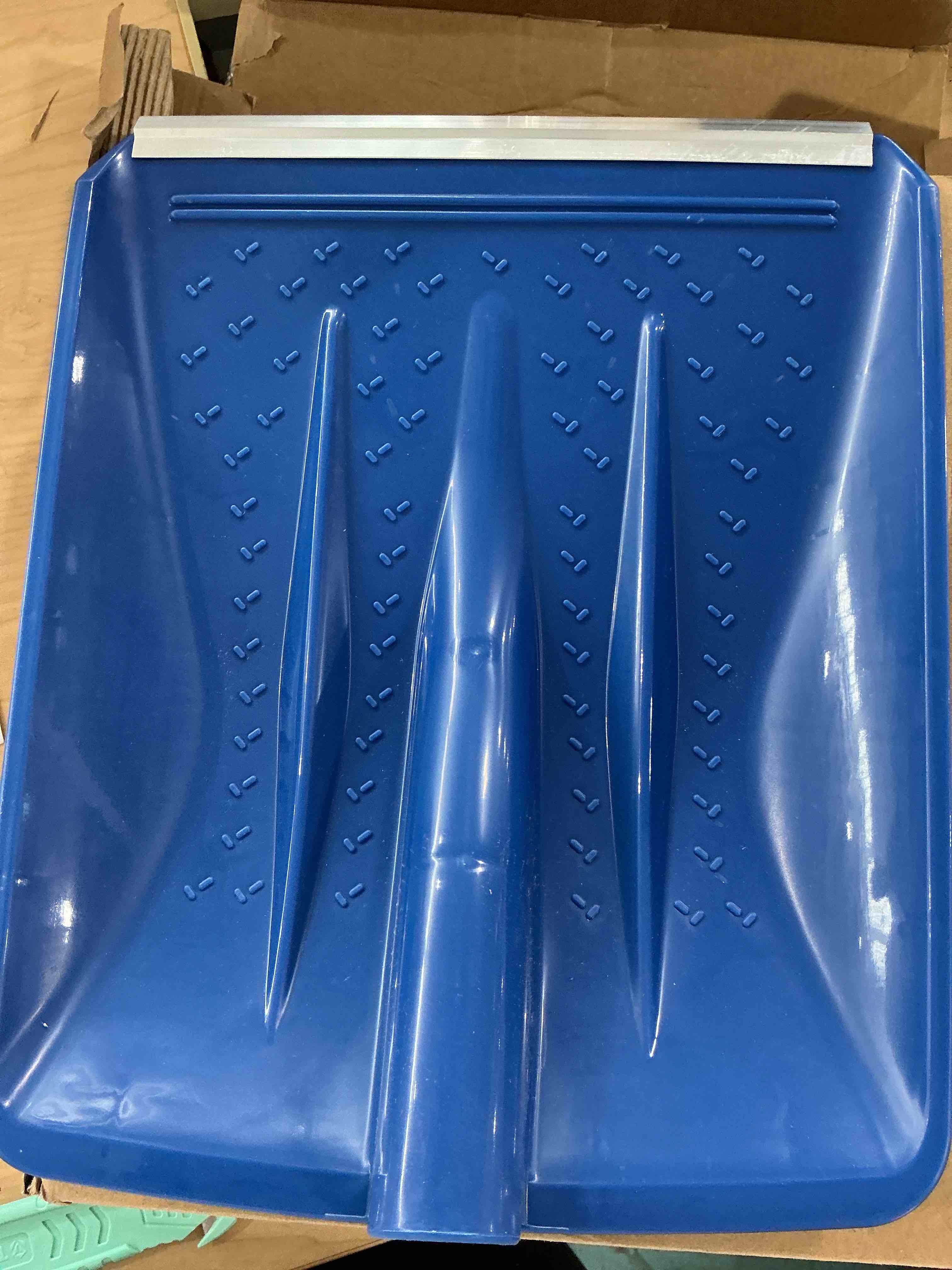 Condition photo showing Good Condition for missing handle and hardware kids snow shovel with d-grip handle, aluminum blade, toddler snow shovel for car trunk, emergencies, driveways, and car snow removal. (age 3+, 2 packs)