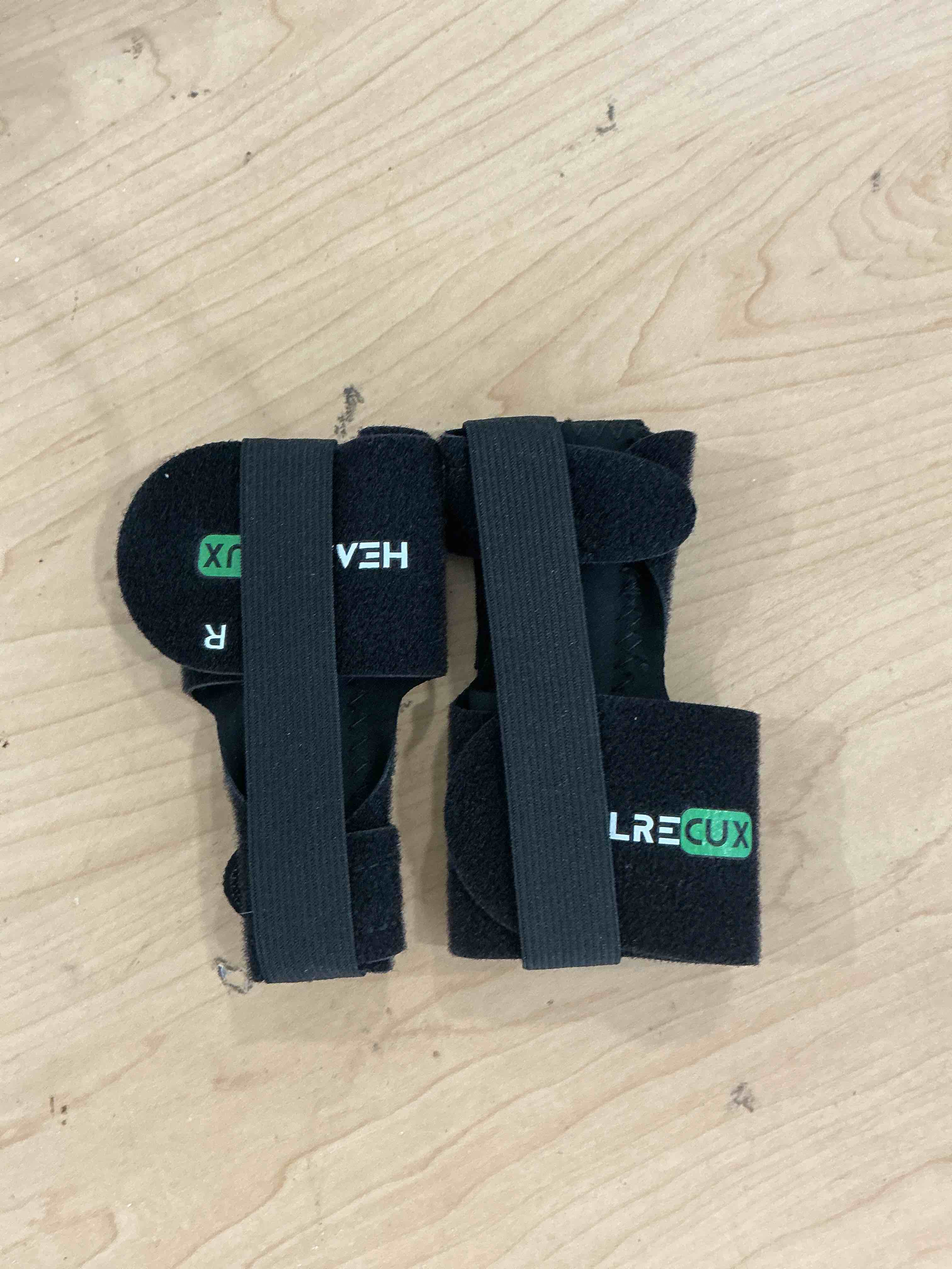 Condition photo showing Good Condition for bunion corrector for women men big toe, bunion splint brace big toe straightener for bunion relief, bunion fix hallux valgus correction for day night support
