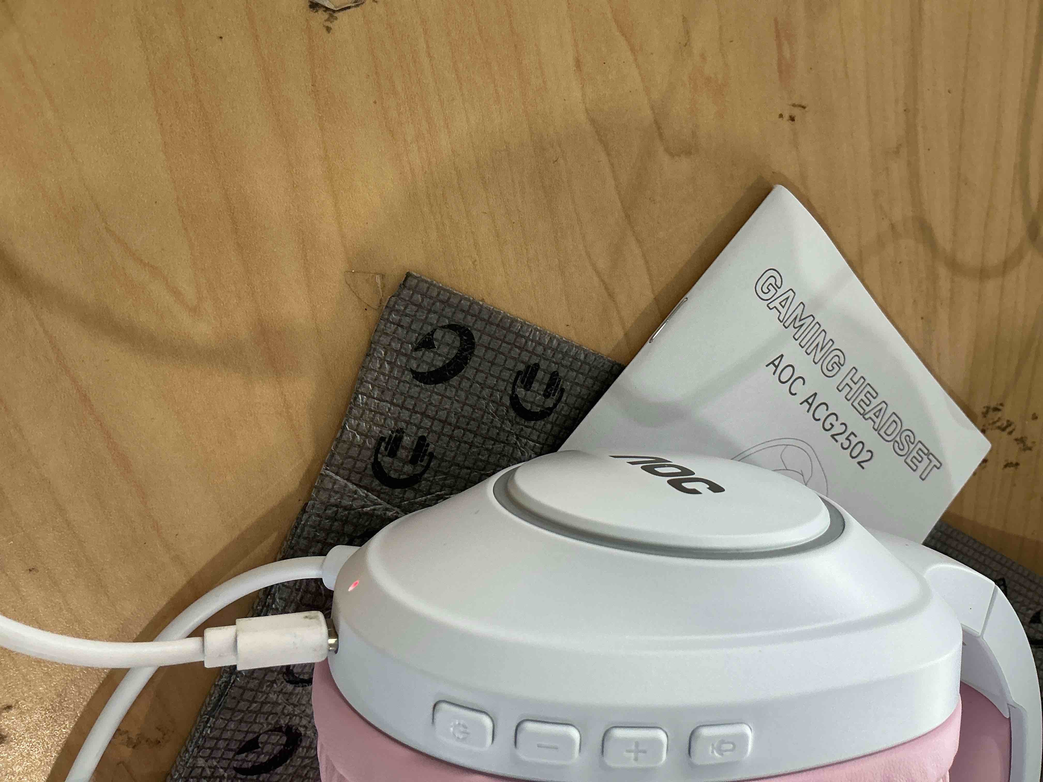 AOC Wireless Gaming Headphones with USB-C for PS5/4, Nintendo Switch, PC, Bluetooth 5.4 & 2.4GHz Gaming Headset with Noise Canceling Mic, RGB, 20ms Latency, 45H, 7.1 Virtual Surround- Pink