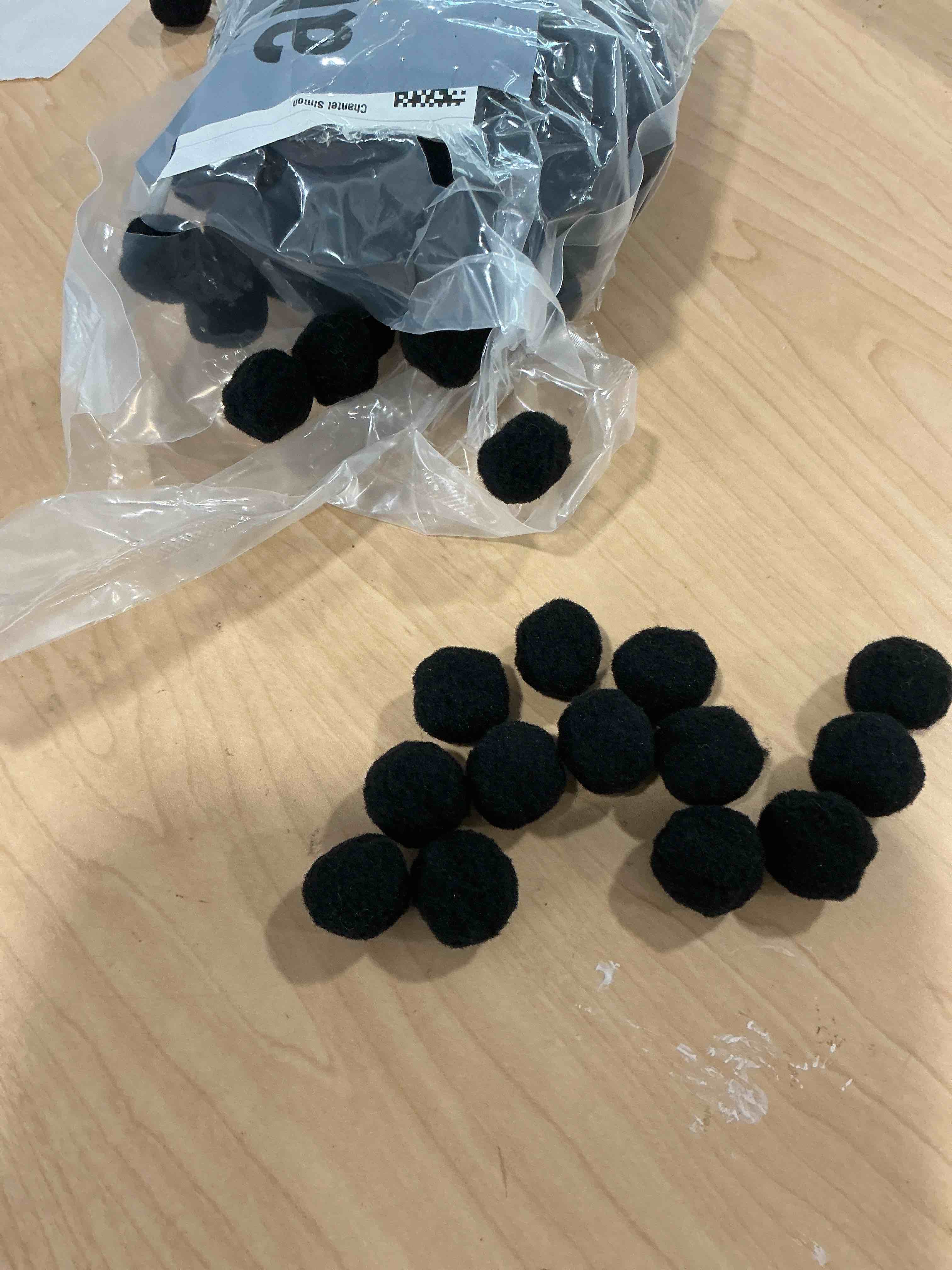 Condition photo showing New/Like New for anpunat 200 pcs craft pom poms 1 inch felt balls diy art creative crafts projects and decoration(black)
