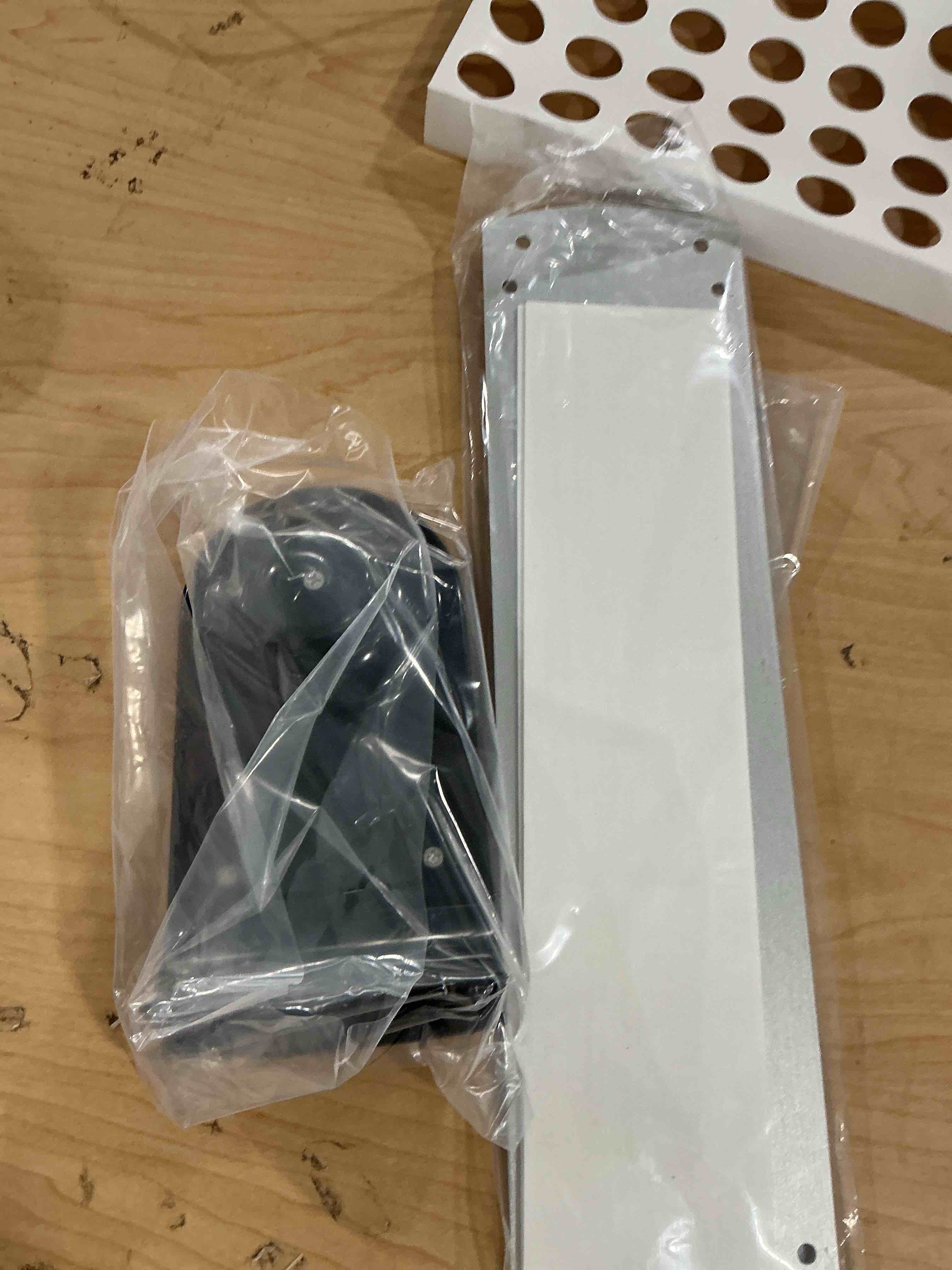 Condition photo showing New/Like New for simpletome one hand tear paper towel holder under cabinet adhesive or drilling installation aluminum alloy + abs (black)