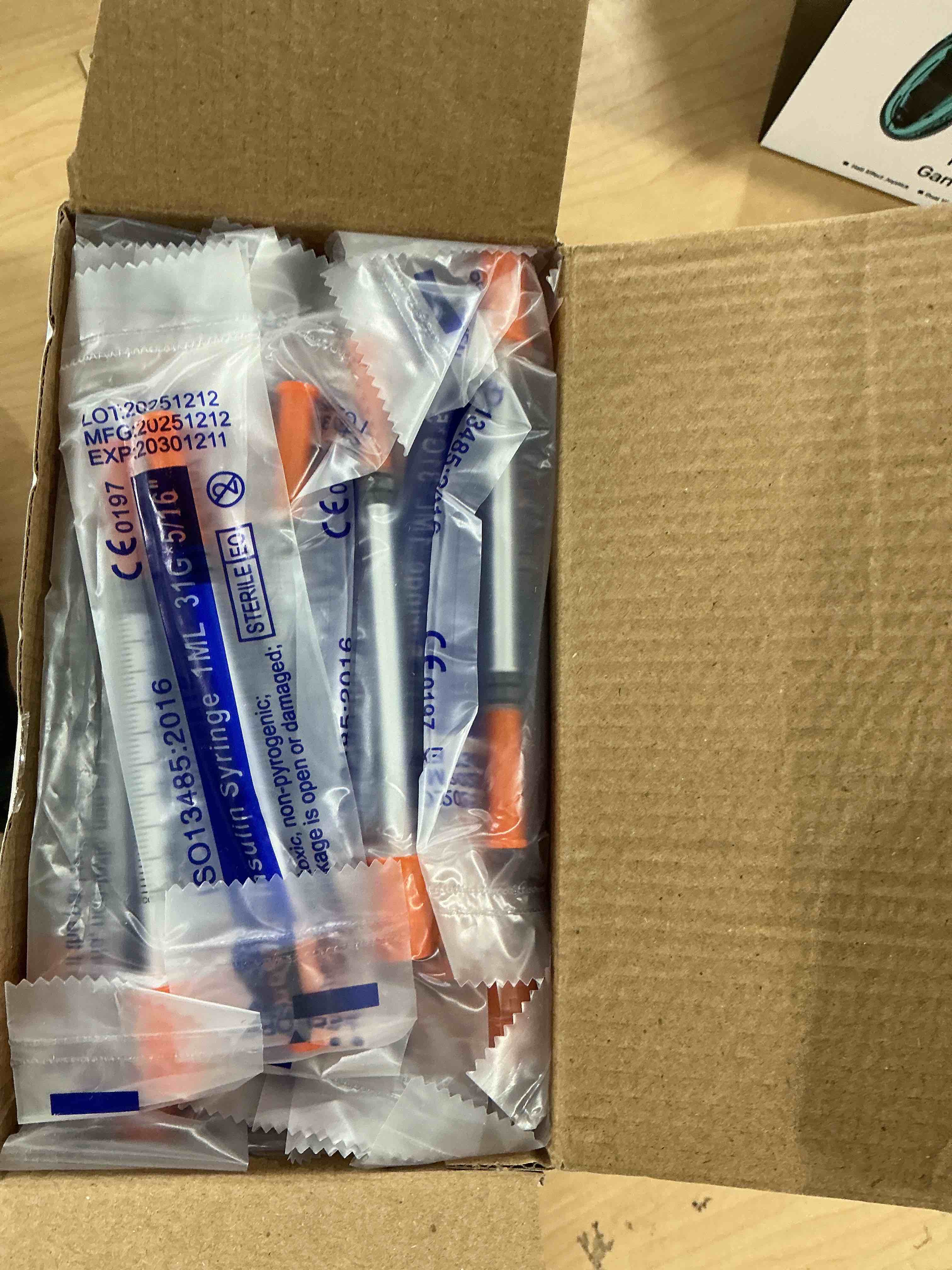 Condition photo showing New/Like New for jeringas con agujas para inyectar, 0.5ml 31g 5/16" (8mm) jeringas de insulina, individually wrapped, 100 pack 0.5ml-31g 5/16" 100 pack