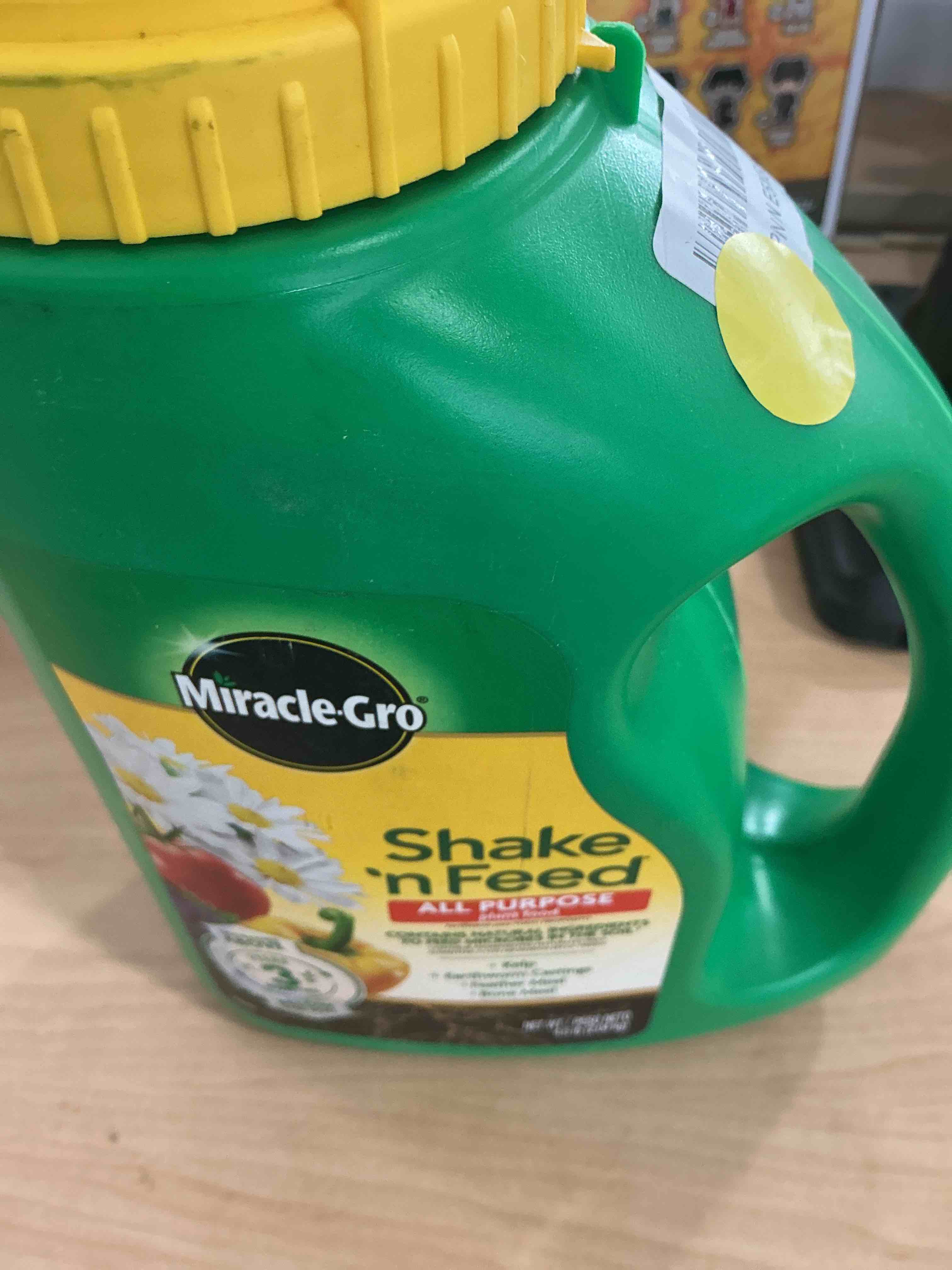Condition photo showing New/Like New for miracle-gro shake 'n feed all purpose continuous release plant food 4.5lb: nutrient-rich, easy dispensing, 3-month supply
