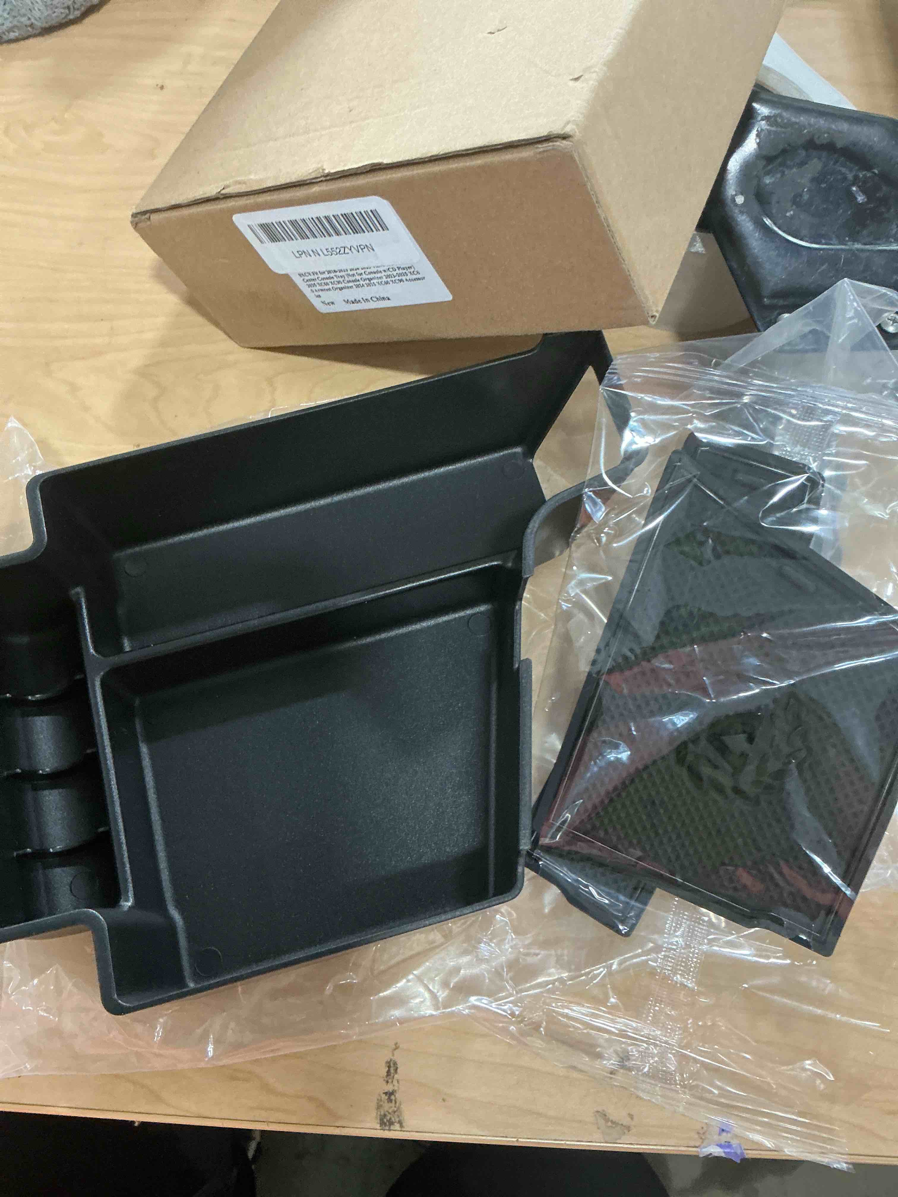 Condition photo showing New/Like New for sxcy fit for 2018-2023 2024 2025 volvo xc60 xc90 center console tray [not for console w/cd player] 2025 xc60 xc90 console organizer 2023-2025 xc60 armrest organizer 2024 2025 xc60 xc90 accessories black