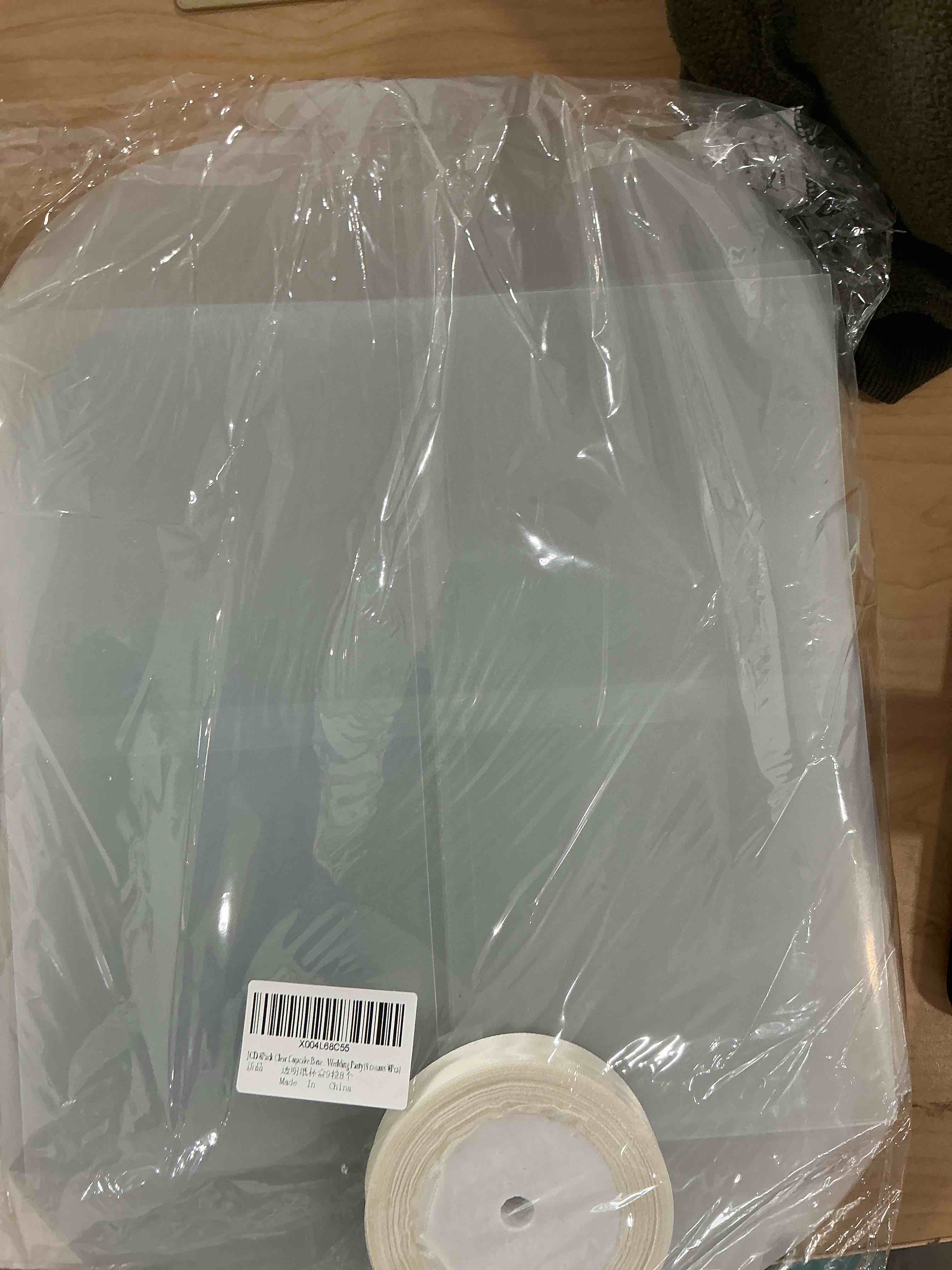 Condition photo showing New/Like New for jcd 5.5inches height 8 pack clear cupcake boxes 6 count cupcake containers with gift ribbon, rectangle cupcake holder for treats, dessert boxes, muffins (6count/8pcs)