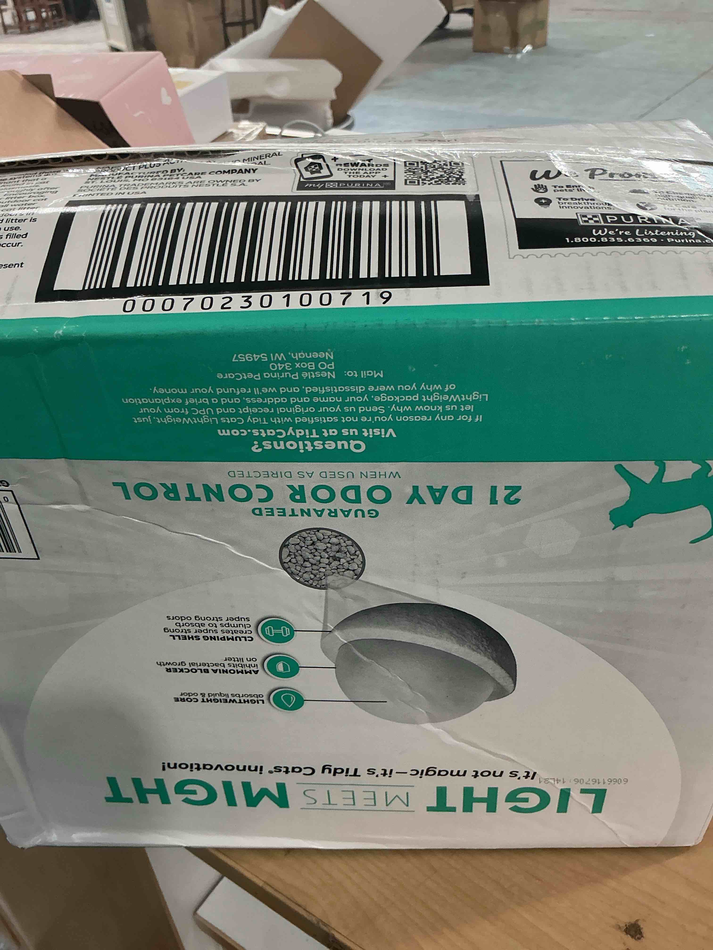 Condition photo showing New/Like New for purina tidy cats lightweight?free and clean unscented, multi-cat, clumping, 99.9 percent dust free cat litter - 12 lb. box