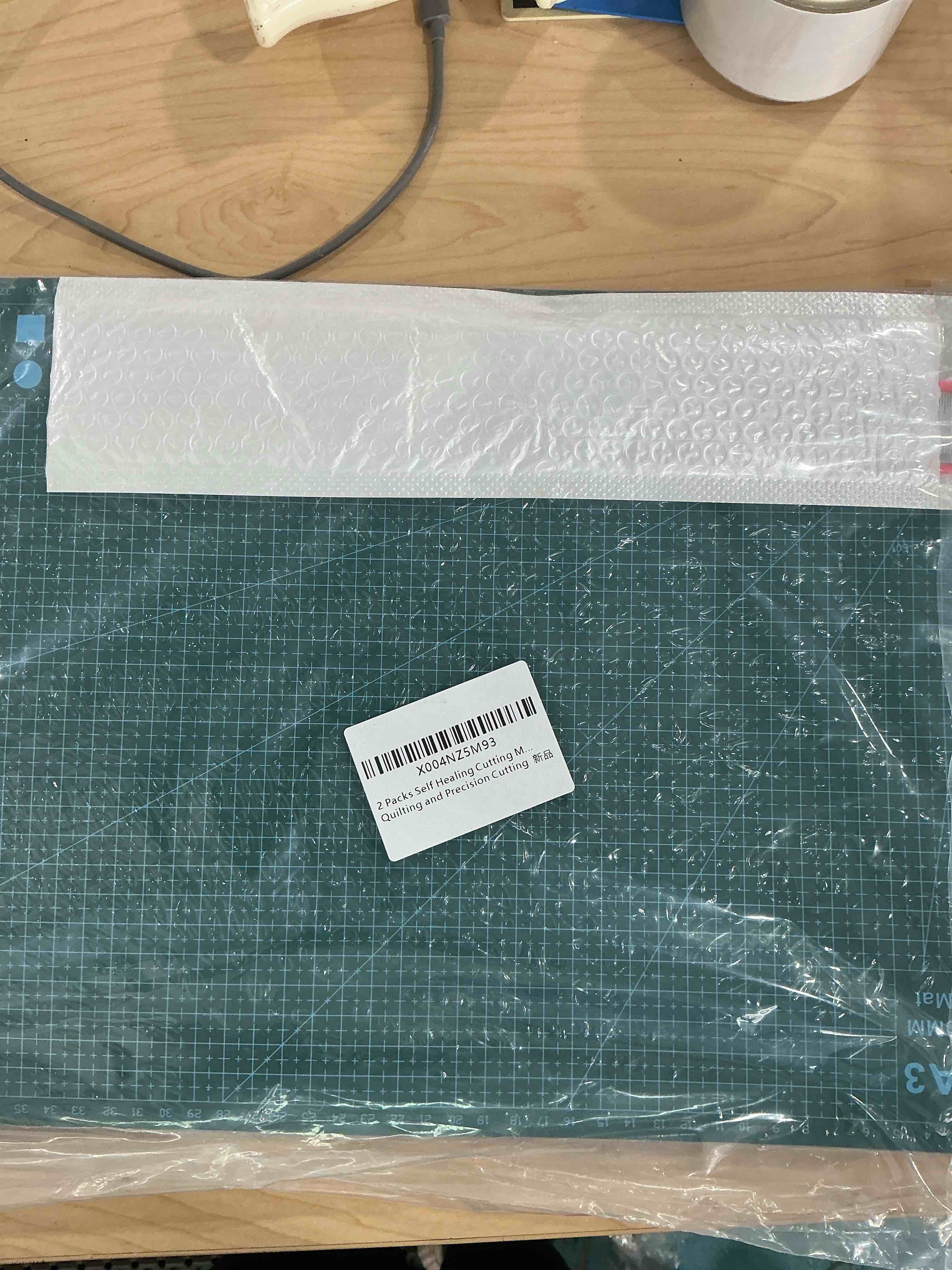 Condition photo showing New/Like New for self healing 18"x12" cutting mat, a3 sewing mat rotary double sided thickened mats for crafts, for sewing crafts hobby fabric precision scrapbooking project,green 2 pcs no