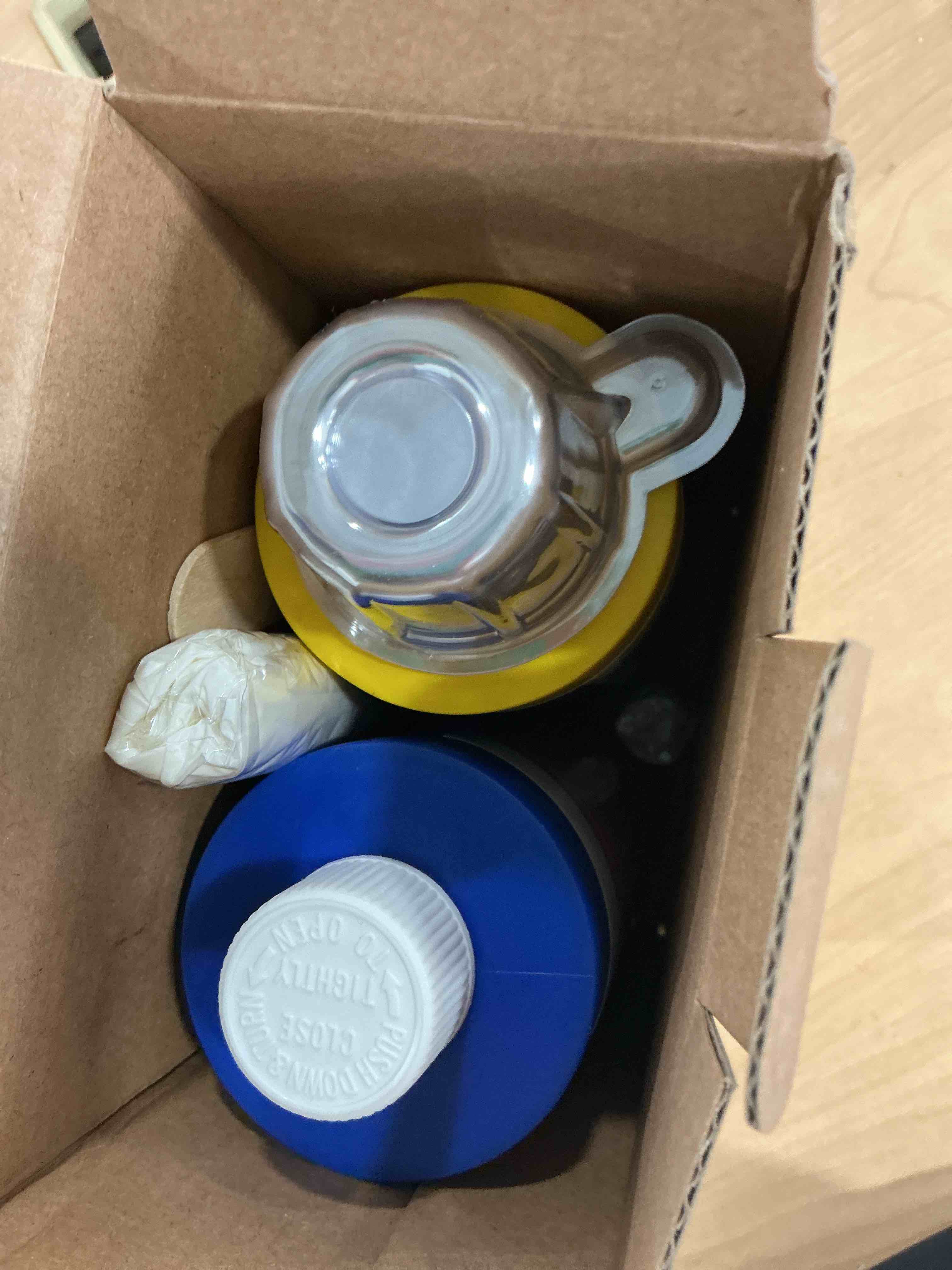 Condition photo showing New/Like New for 32oz crystal clear epoxy resin kit, no bubble & not yellowing clear epoxy resin for casting & coating, table top, bar top, diy jewelry making, art crafts, wood to easy mix 1:1