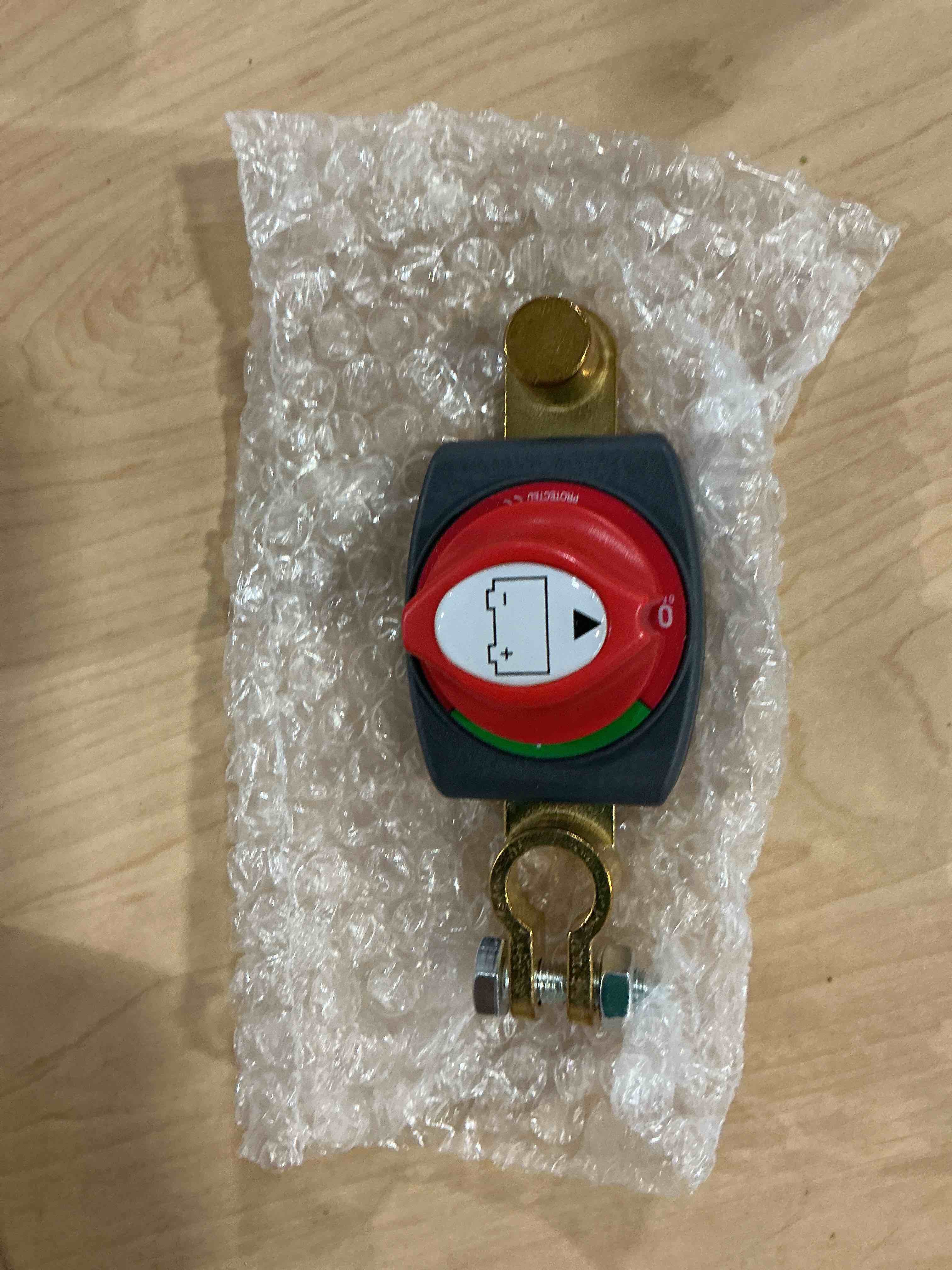 Condition photo showing New/Like New for joinfworld top post battery disconnect switch 12v-48v battery kill switch negative on/off battery switch for cars, vehicles, rvs and boats