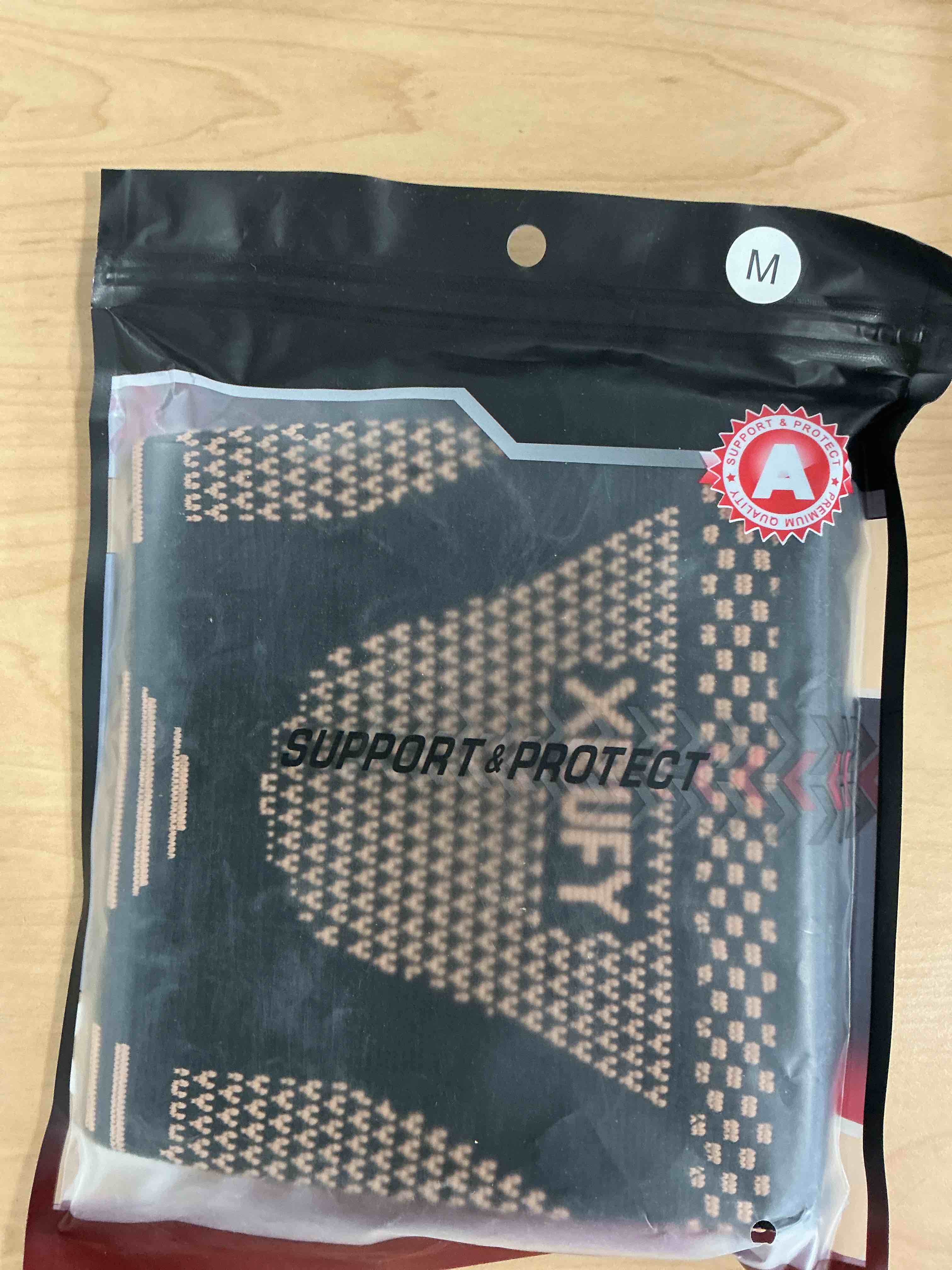 Condition photo showing New/Like New for copper knee braces for men and women (2 pack) -knee supports copper compression knee sleeve for knee pain, arthritis, sports and recovery support (large)