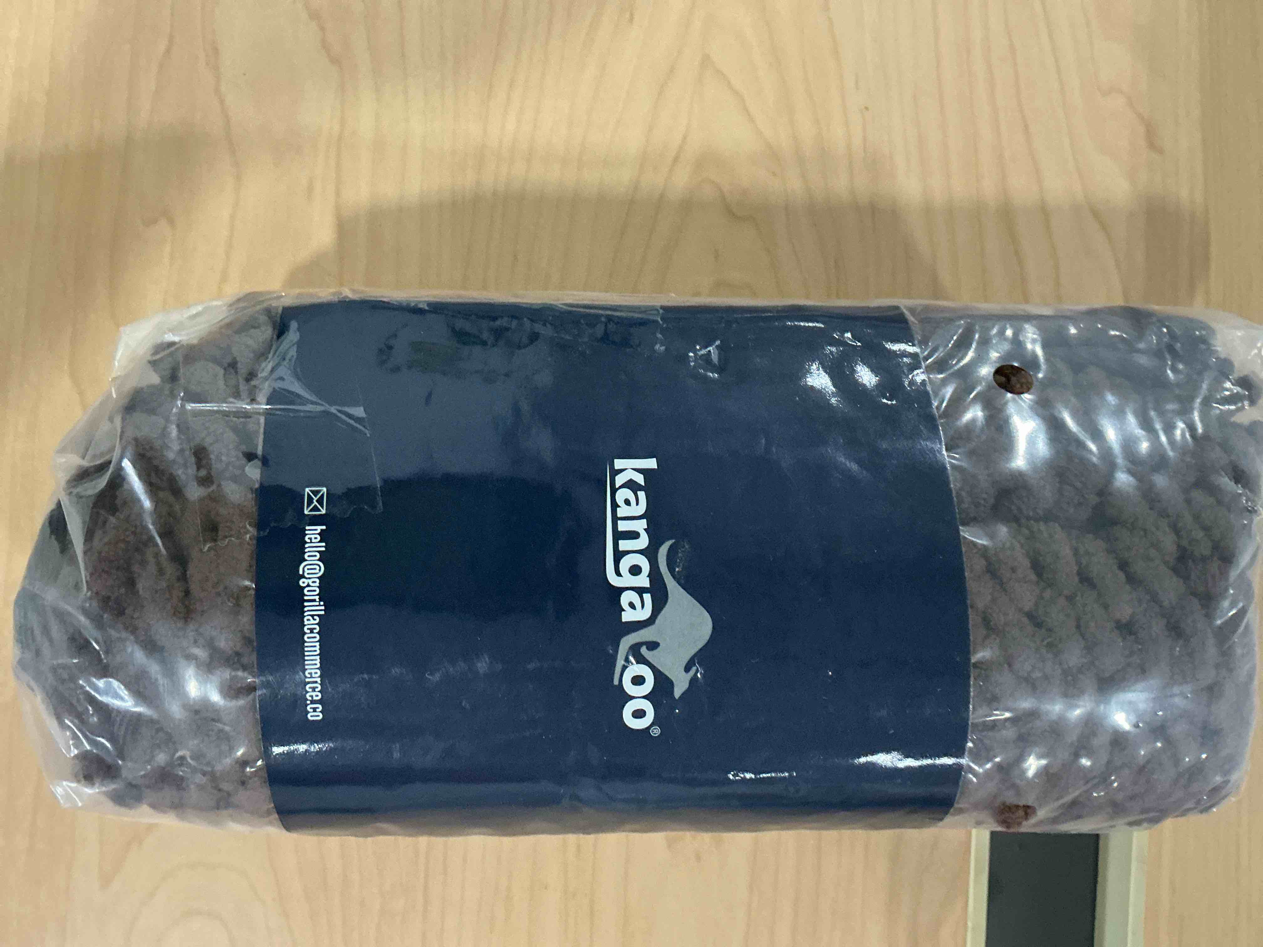 Condition photo showing New/Like New for kangaroo bathroom rugs, chenille soft absorbent bath rug, shaggy shower mat, quick dry machine wash bathmat, plush carpet mats for tub, bathtub and room home decor accessories, 24x17, brown