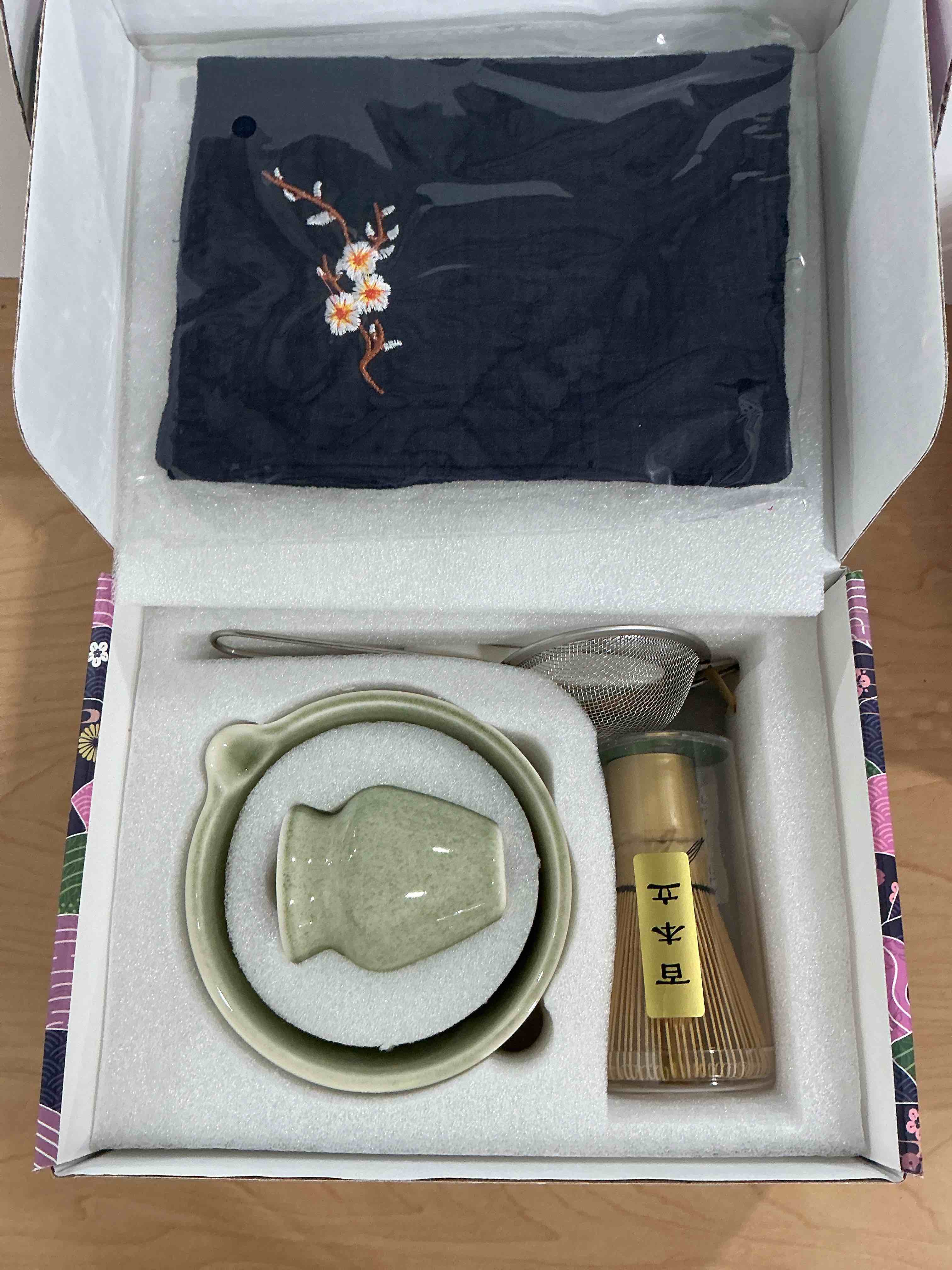 Condition photo showing New/Like New for 8 pcs matcha whisk set - htrcxb matcha set with ceramic bowl, bamboo whisk & holder, scoop, sifter, measuring spoon, scoop rest & tea towel, complete gift kit for beginners & tea lovers