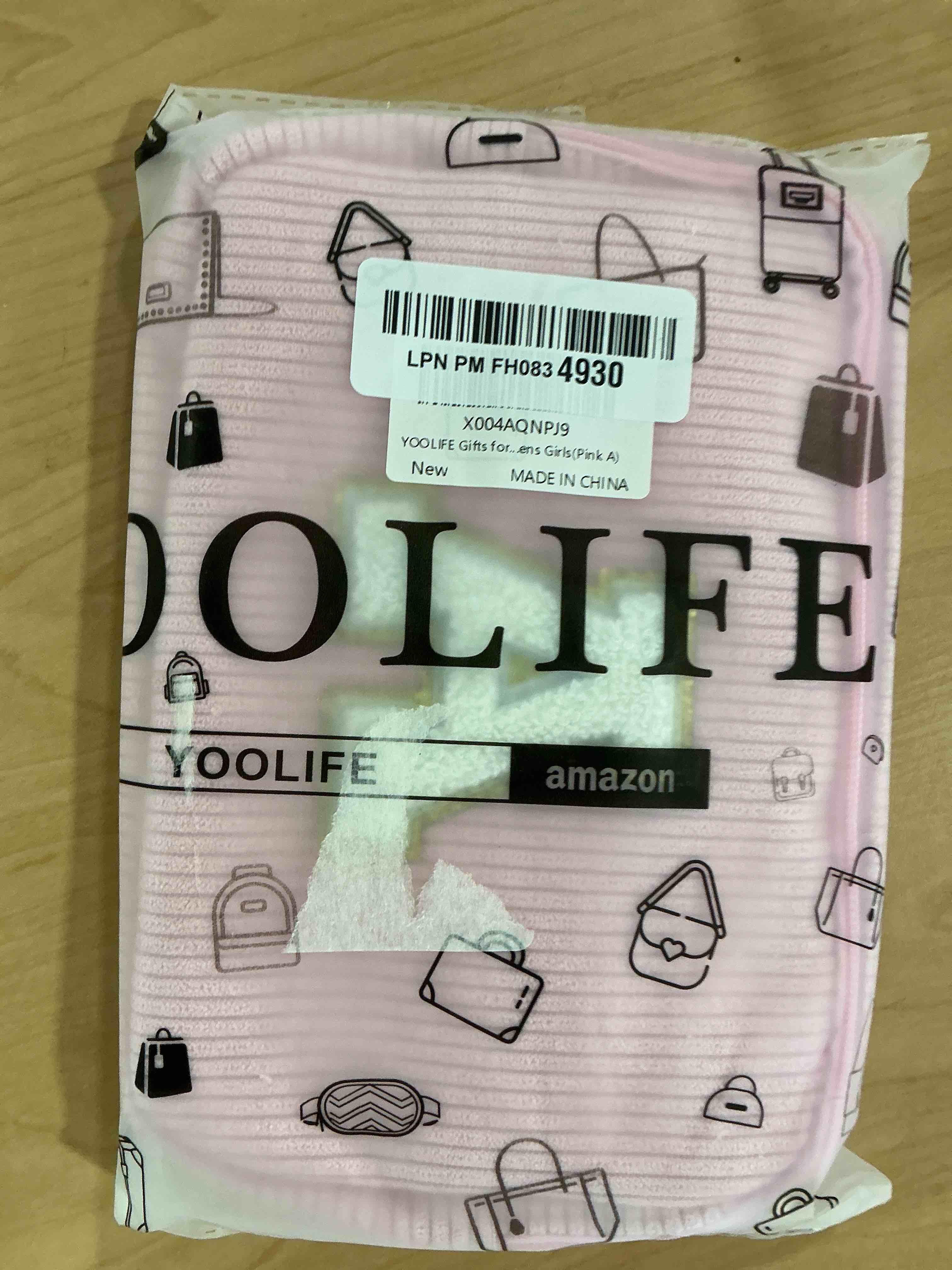 Condition photo showing New/Like New for yoolife mothers day gifts for mom daughter - initial makeup bag cosmetic bag toiletry pouch, personalized birthday gifts for women girls mom daughter sister friends, pink m