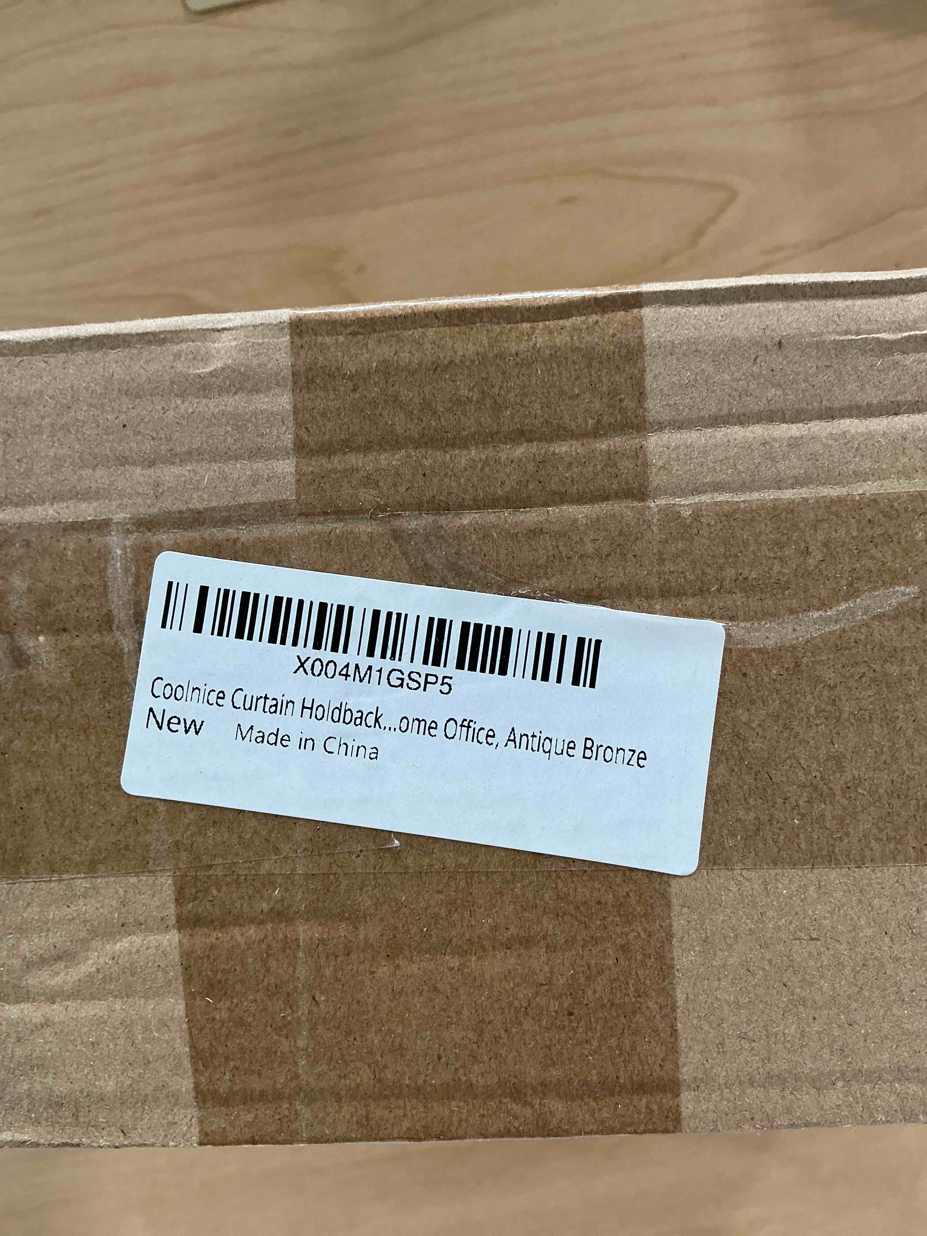 Condition photo showing New/Like New for 3 packs premium curtain holdback, quality metal decorative curtain holdbacks with zinc alloy cap finials,rust-proof, set of 2 window curtain holdbacks,antique bronze