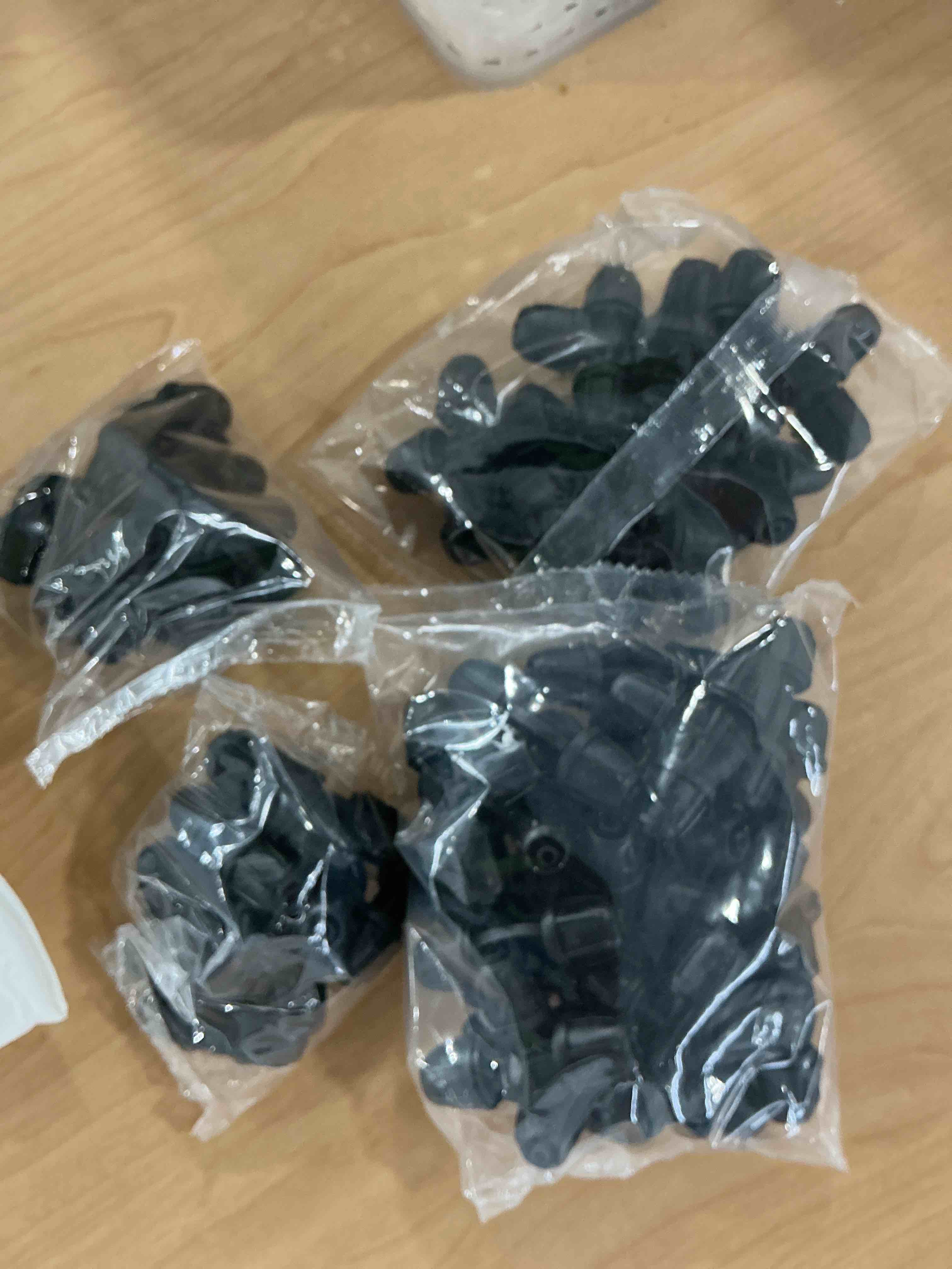 Condition photo showing New/Like New for 20 piece drip irrigation fittings parts coupling outlet kit 1/4 inch barb lock connectors for drip tape garden flower pot greenhouse lawn 1/4 inch outlet 20pc