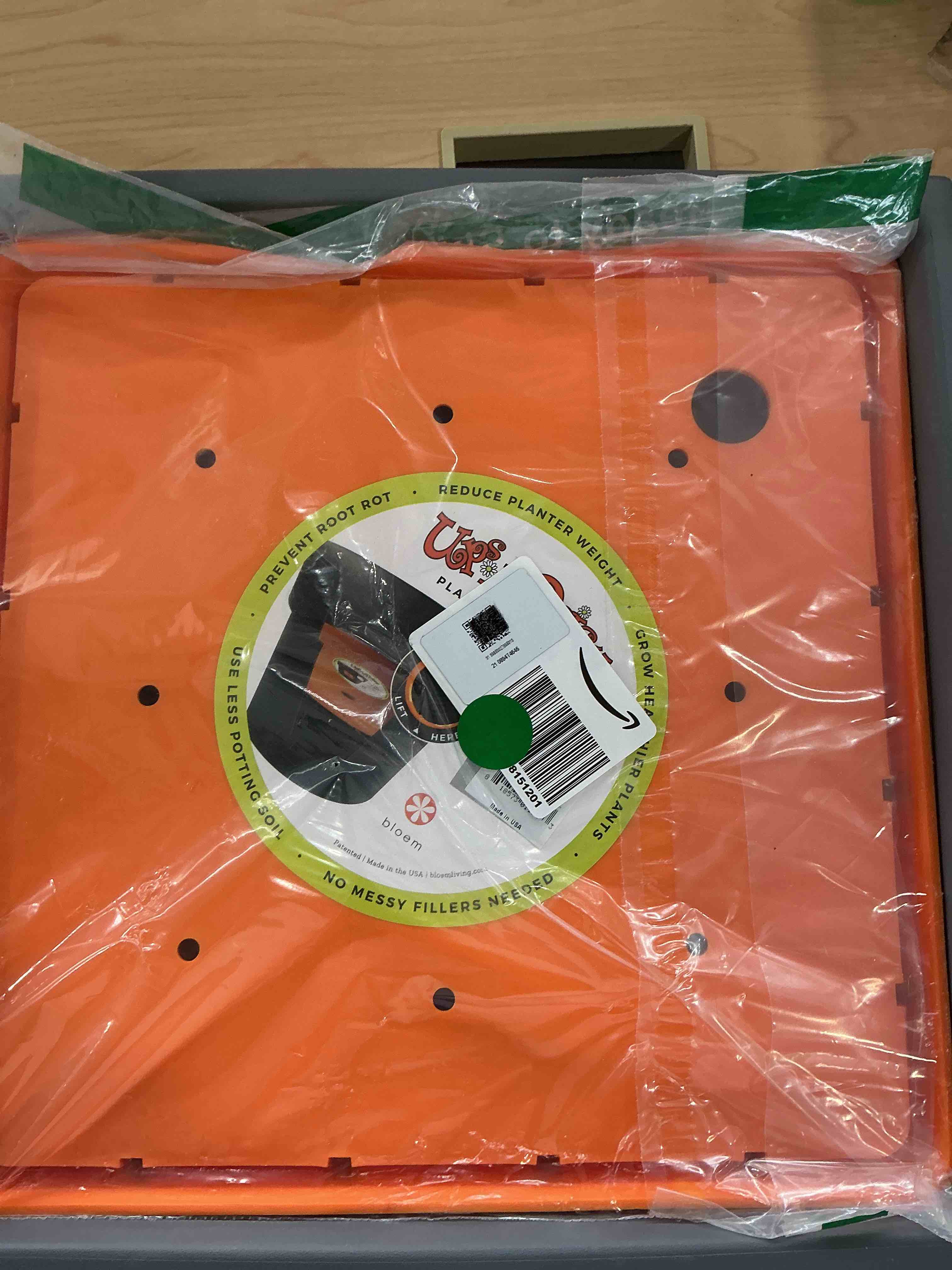 Condition photo showing New/Like New for 13" square planter insert, reusable large plant pots insert with liner, plastic planter pot fillers for indoor and outdoor 16''-19'' plants containers