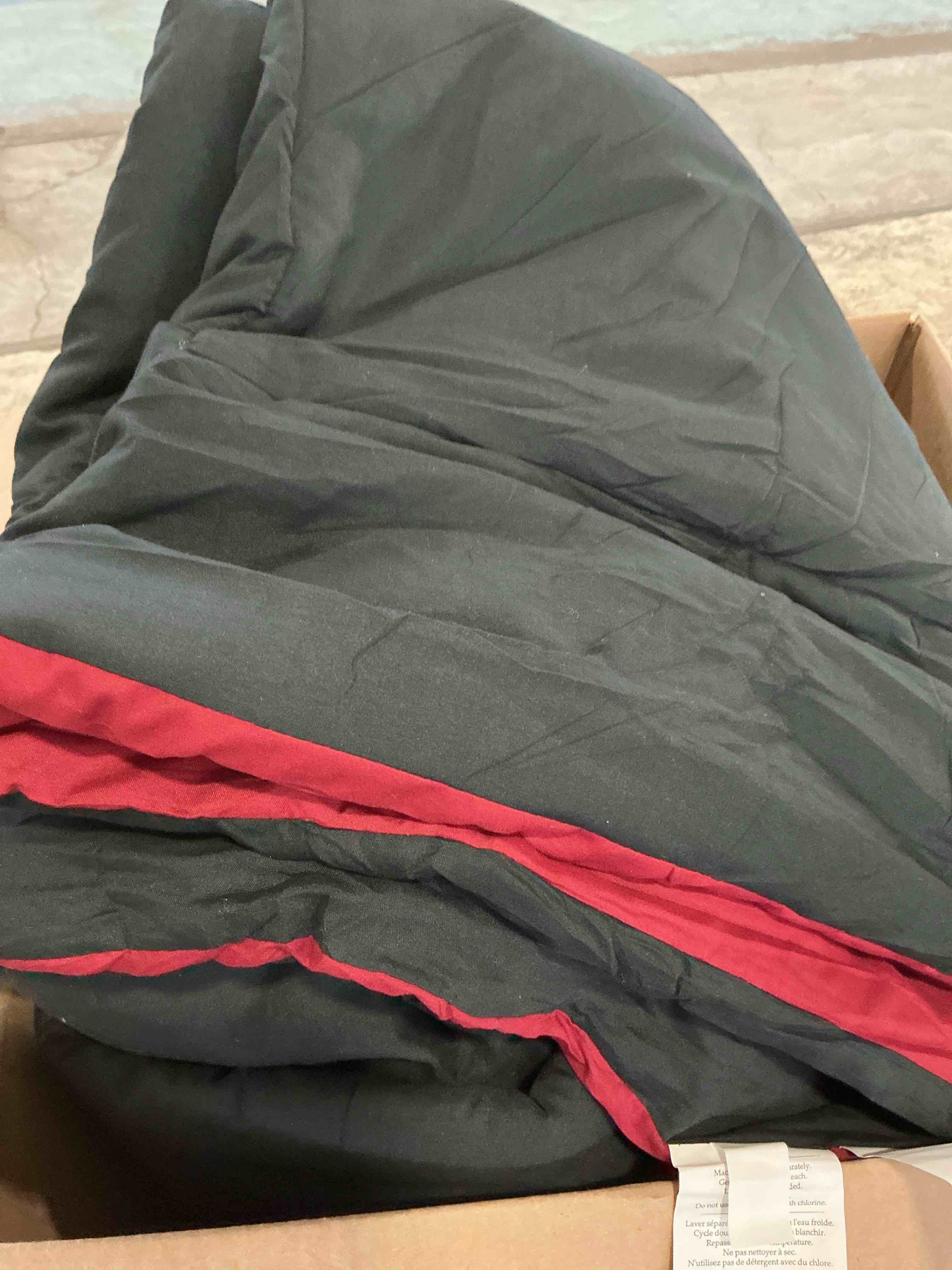 Condition photo showing Good Condition for Nanko standered Size Comforter Set Red and Black, All Season Soft Reversible Down Alternative Duvet Insert, Microfiber Filling Bed Sets, Modern Farmhouse Bedding Sets in a Bag for Women Men