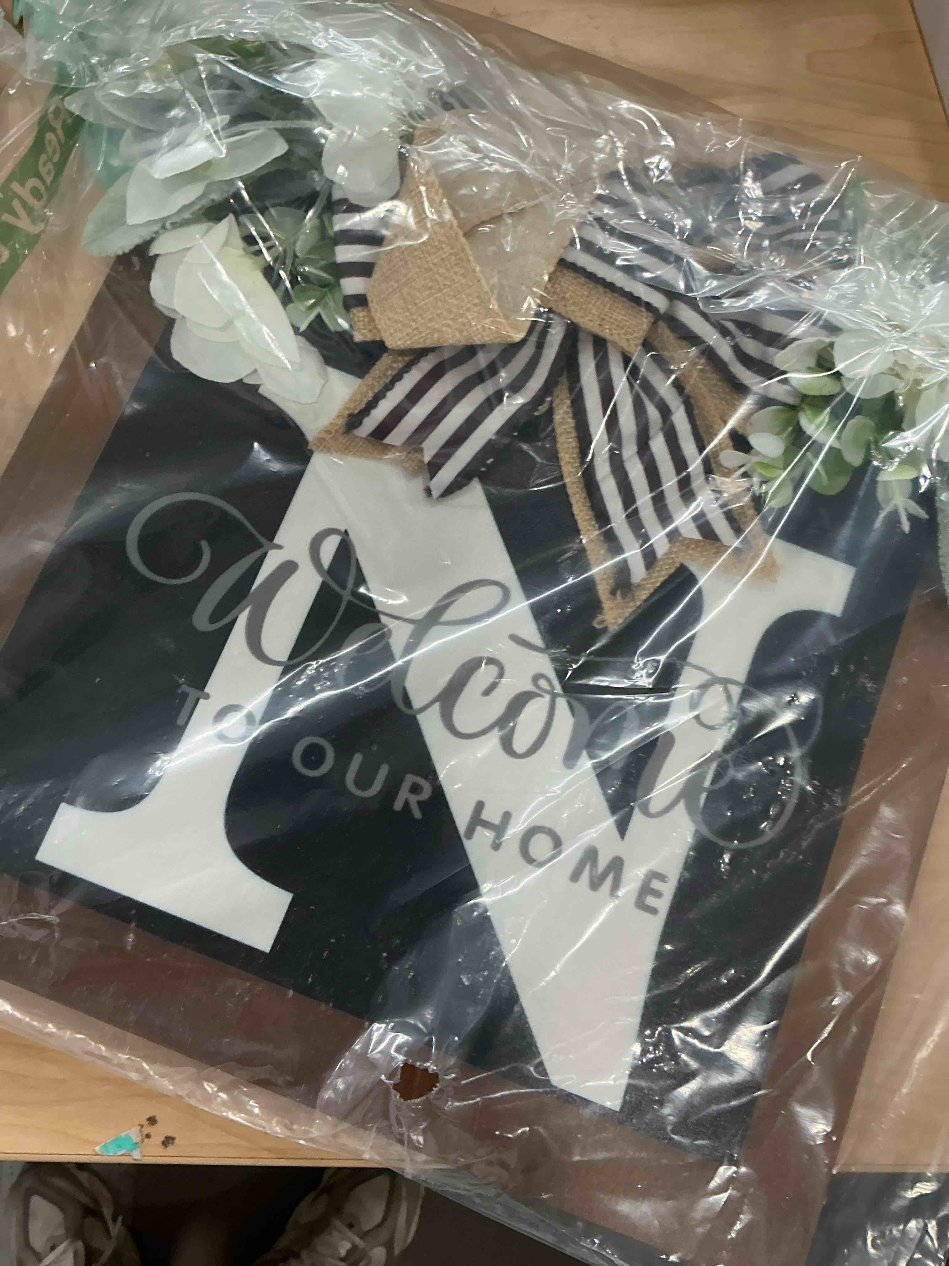 Condition photo showing Good Condition for Last Name Year Round Front Door Wreath Front Porch Decoration 26 Letter Welcome Sign with Eucalyptus Garland and Bow Spring Wreaths for Front Door Outside Hanger Garland (N)