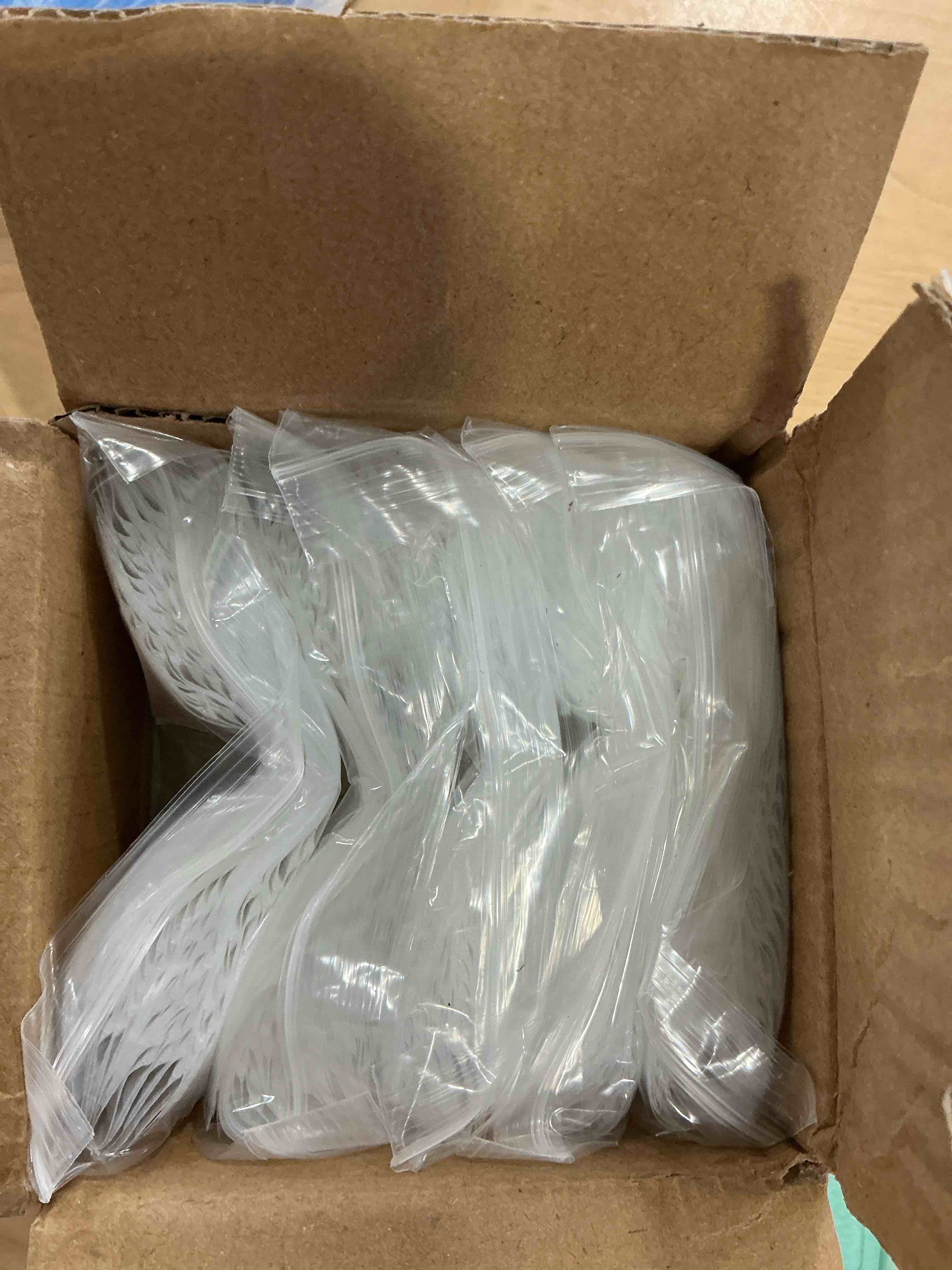 Condition photo showing Good Condition for GPI - 1000 Count, 2" x 3" Clear Plastic Resealable Zip Bags, Bulk 2 Mil, Strong & Durable Poly Baggies with Resealable Zip Top Lock for Travel, Storage, Packaging & Shipping 2" x 3" 1000.0