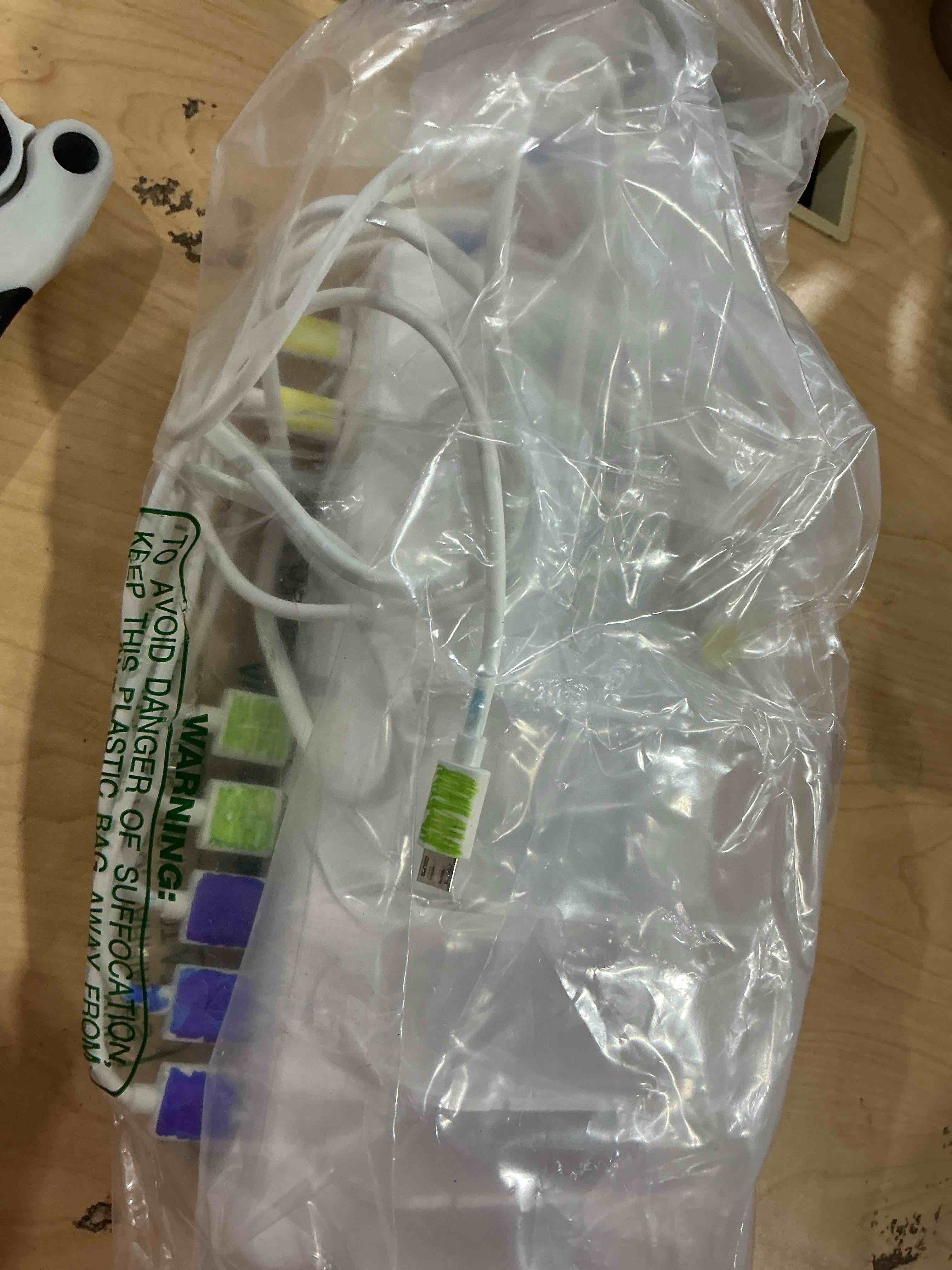 Condition photo showing Good Condition for 420W Charging Station for Multiple Devices, Zobirez 10-Port USB C Fast Charger Stations for MacBook, iPhone, Android Cell Phone, iPad, Tablet, Family Multi-Device Organizer Charging Dock, White 5FT White