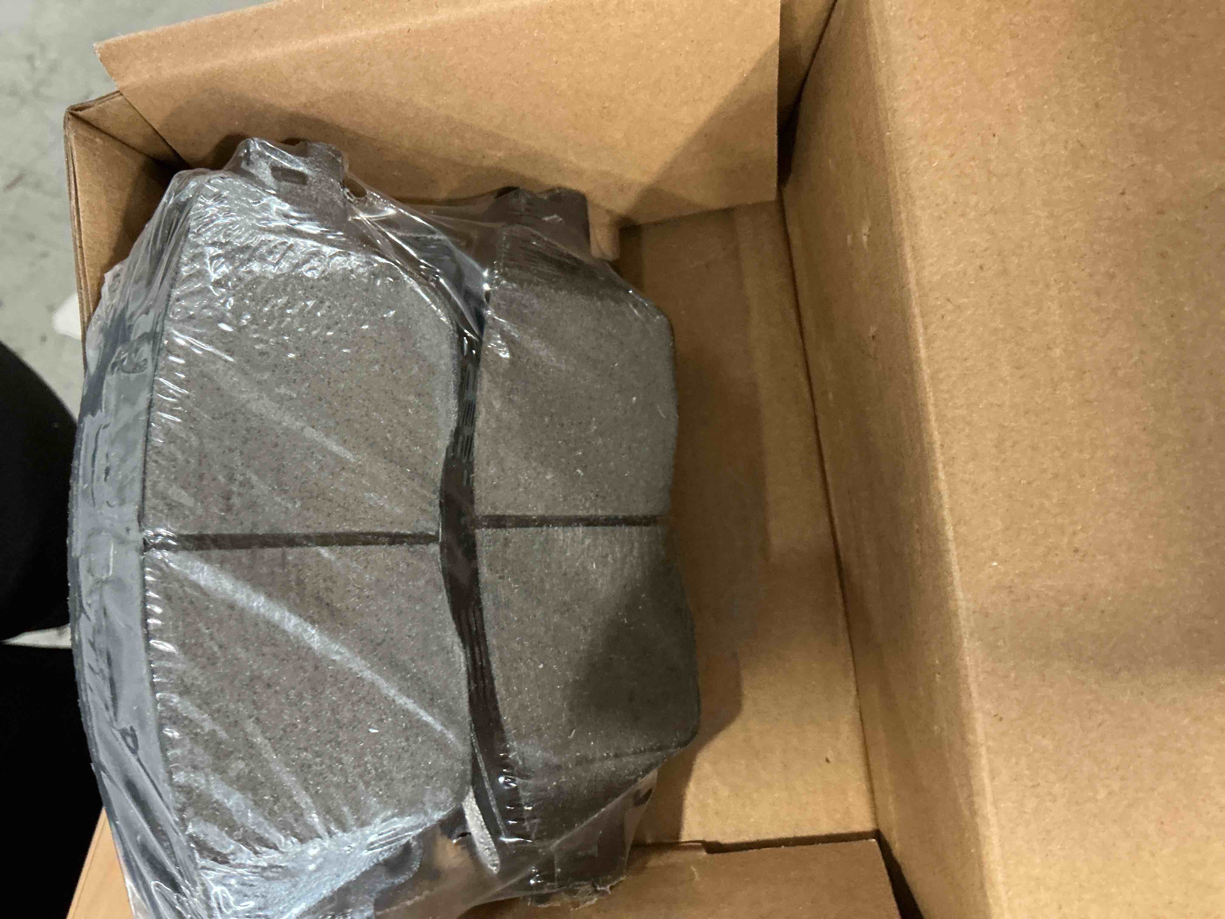 Condition photo showing Good Condition for 8PCS Front Rear Ceramic Brake Pads Replacement Kit Fits For 2018-2022 Toyota Camry Hybrid/XLE/XSE,for 2019-2022 Rav4 Lexus ES350 ES250 UX200 UX250h (D1879 D2076)