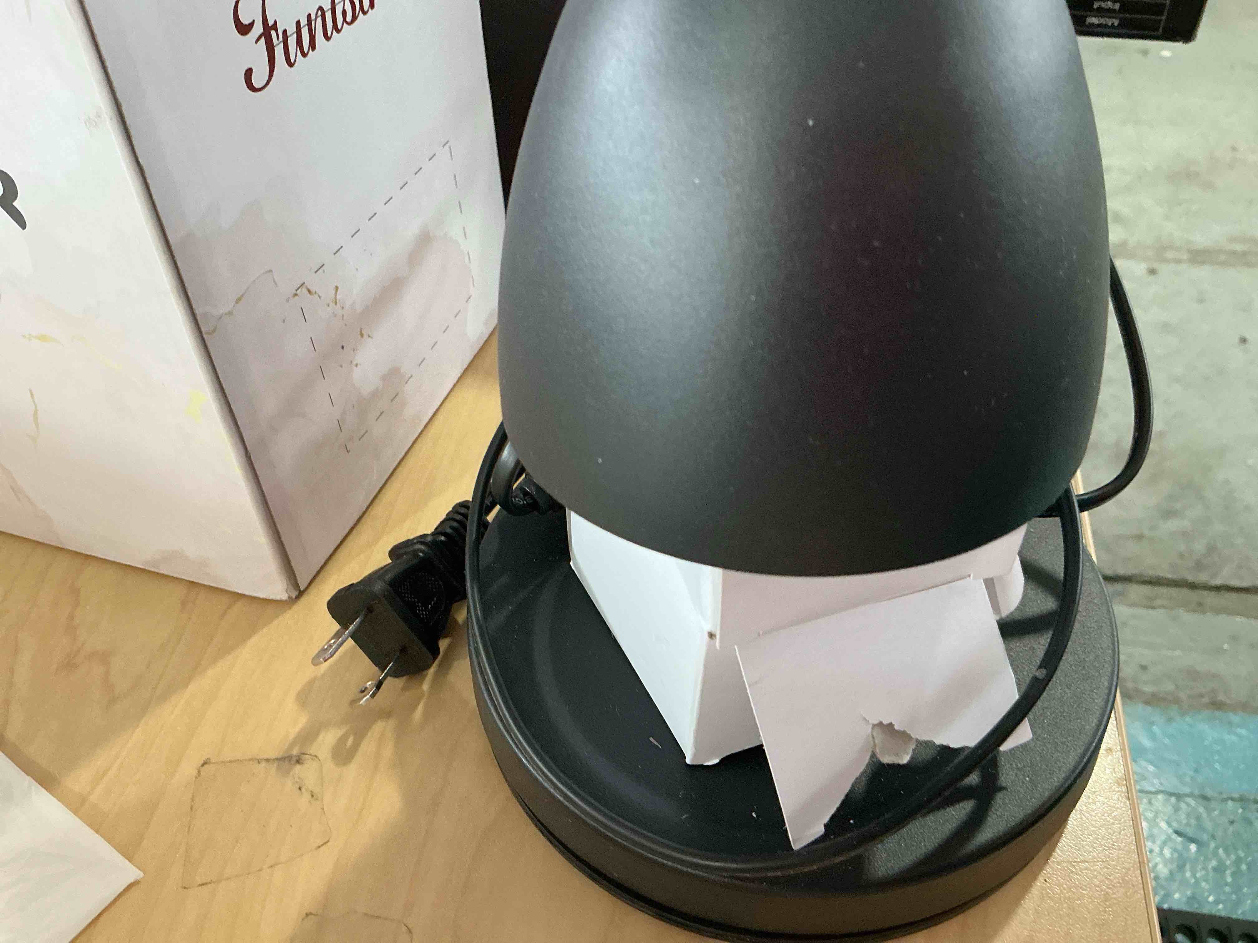 Condition photo showing Good Condition for Candle Warmer Lamp with Timer Dimmable, Lamp Candle Warmer Birthday Gifts for Women, Black Adjustable Wax Melter Warmer for Jar Candles, House Warming Gift Home Decor