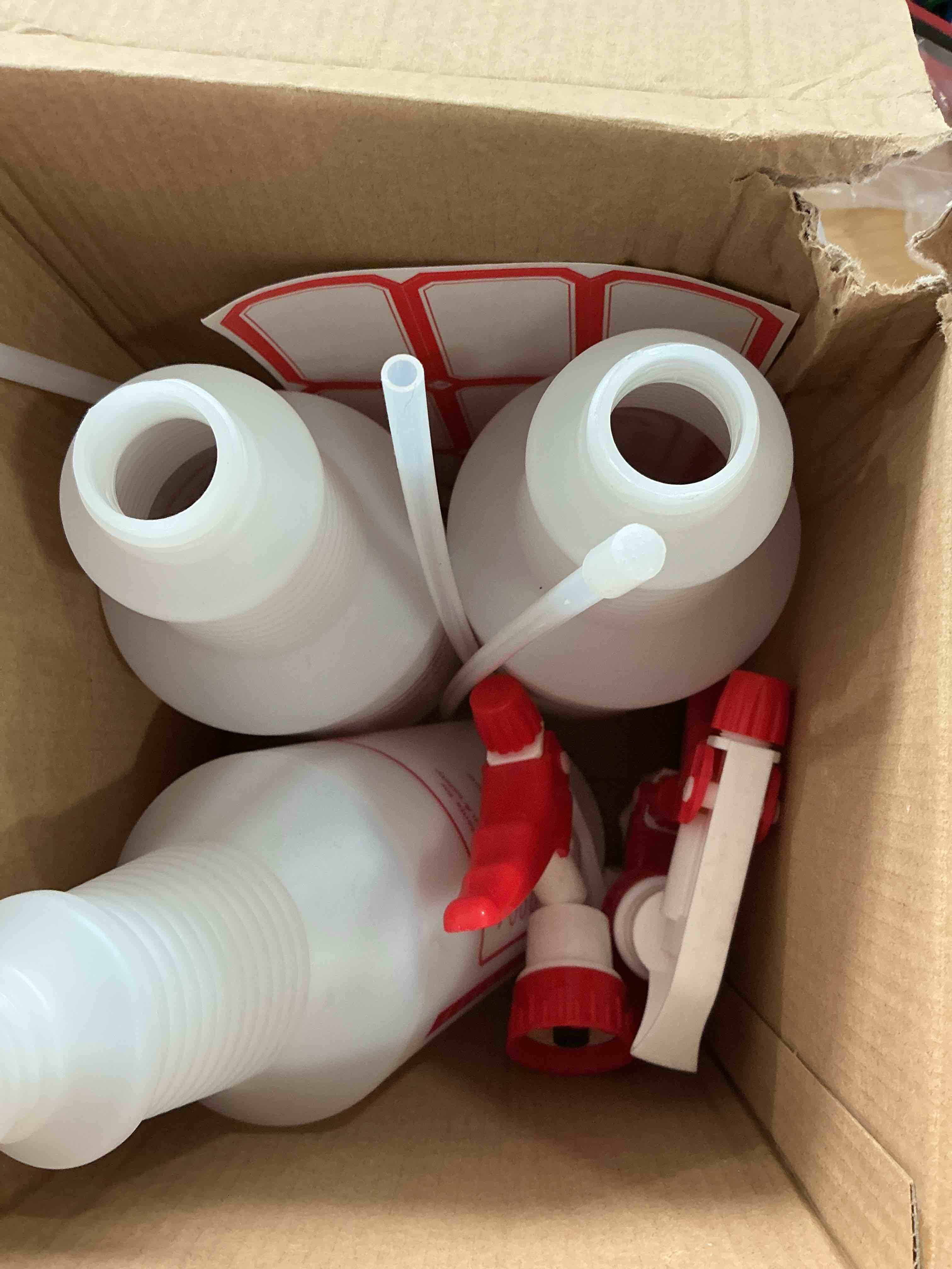 Condition photo showing Good Condition for Plastic Spray Bottle (4 Pack, 32 Oz, All-Purpose) Heavy Duty Spraying Bottles Leak Proof Mist Empty Water Bottle for Cleaning Solution Planting Pet with Adjustable Nozzle and Measurements 32 Oz, 4 Pack