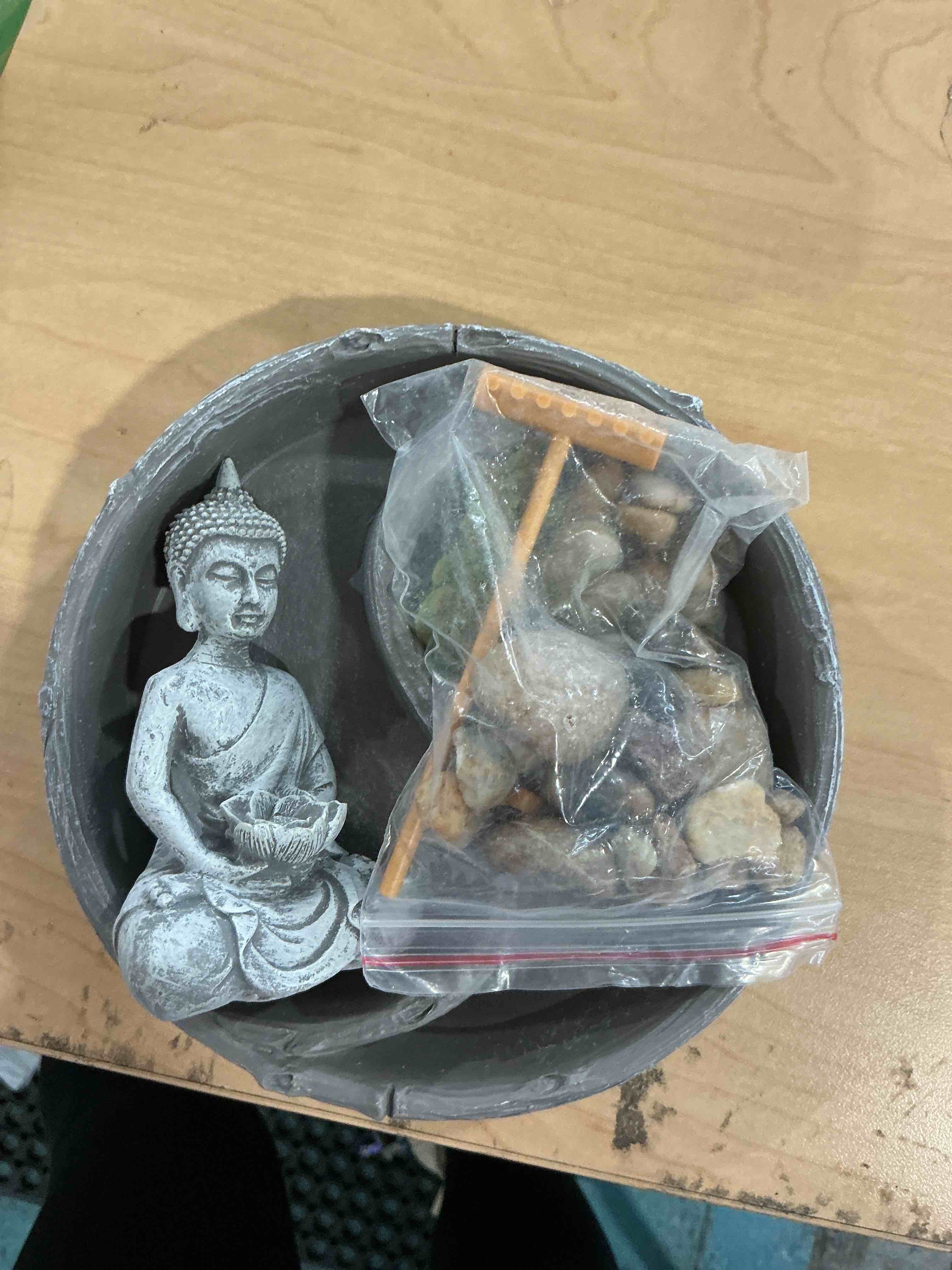Condition photo showing Good Condition for Nature's Mark Mini Zen Garden Kit for Desk with Lotus, Buddha Figures, Rake and Natural Sand River Rocks Table/Desk Décor Gift Set for Home and Office 6 x 6 Inches Round Base