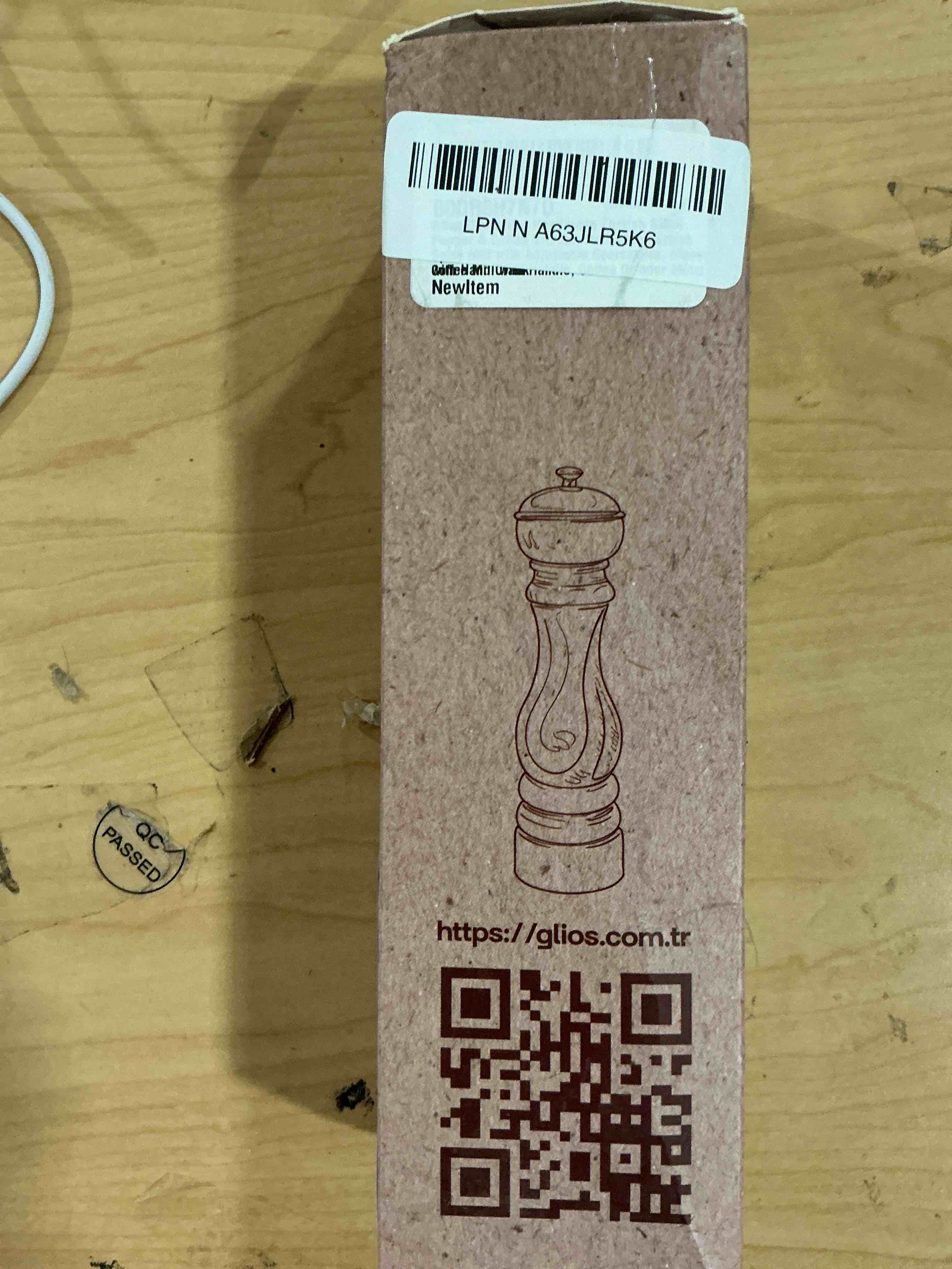 Condition photo showing Good Condition for Decorative Handmade Turkish Black Pepper & Coffee Grinder, Refillable Turkish Spice Mill with Adjustable Coarseness, Manual Coffee Mill with Handle, Coffee Grinder Metal with Hand Crank 23cm