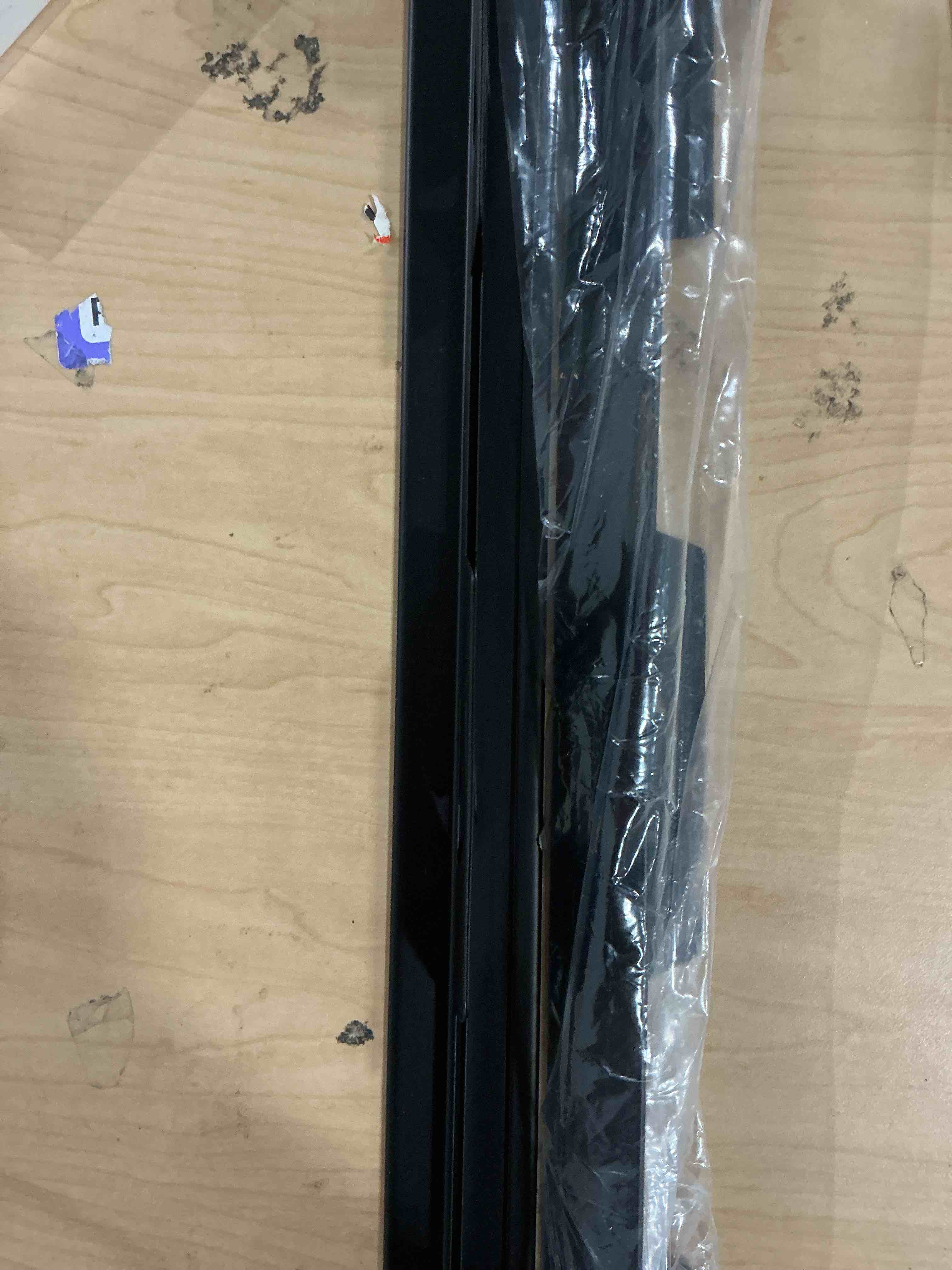 Condition photo showing Good Condition for Stove Gap Covers Stainless Steel, 2PCS Anti-slip Not Sharp 16.5“~33” Adjustable Oven Gap Filler for Counter, Stove Guards Effectively Protect Cooktop Trim Kit Suitable for Even Surface 16.5"-33" for even