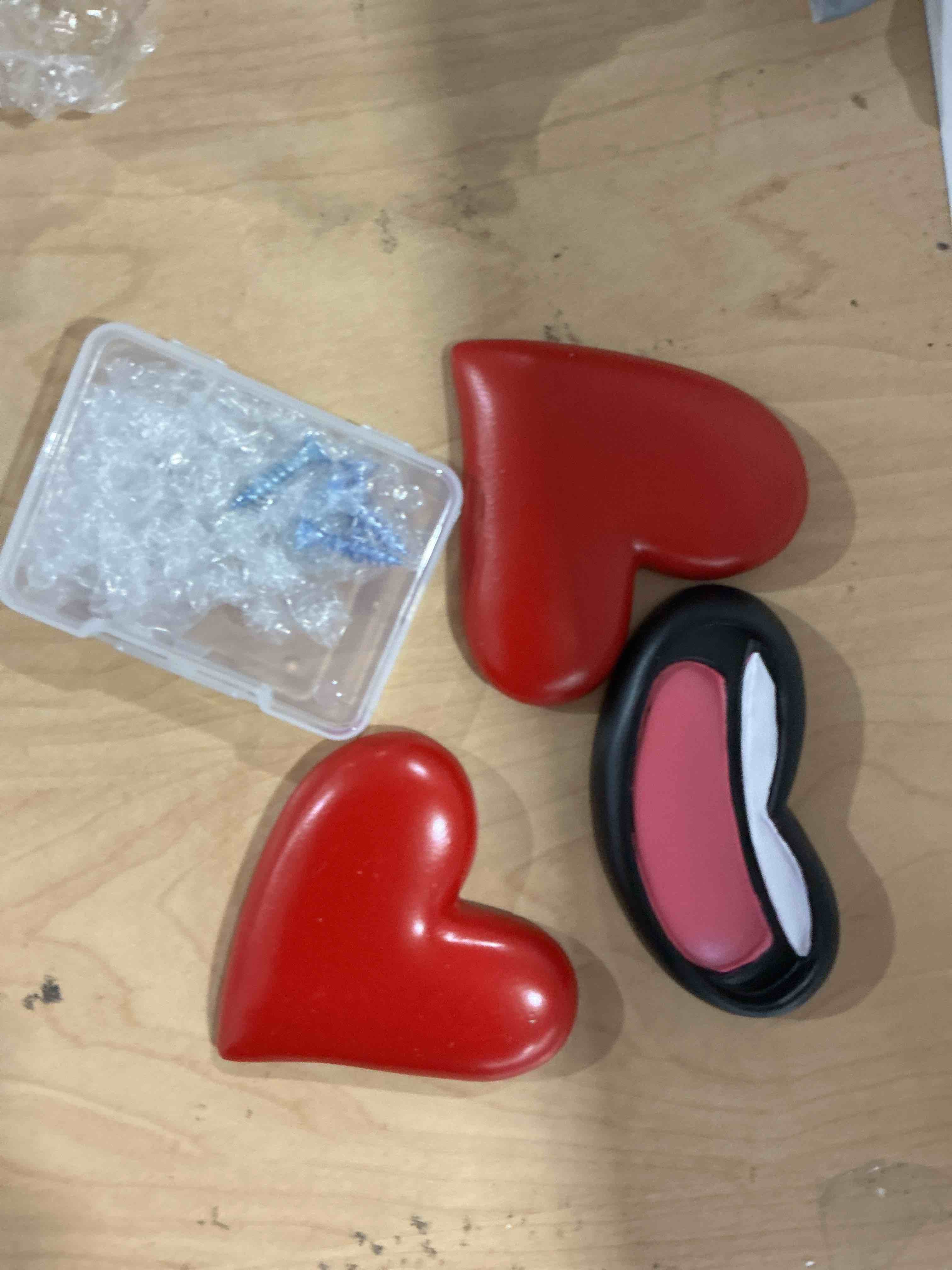 Condition photo showing Good Condition for funny valentines day tree face outdoor, waterproof heart smile door porch decoration for garden yard wall decor wedding anniversary photo props