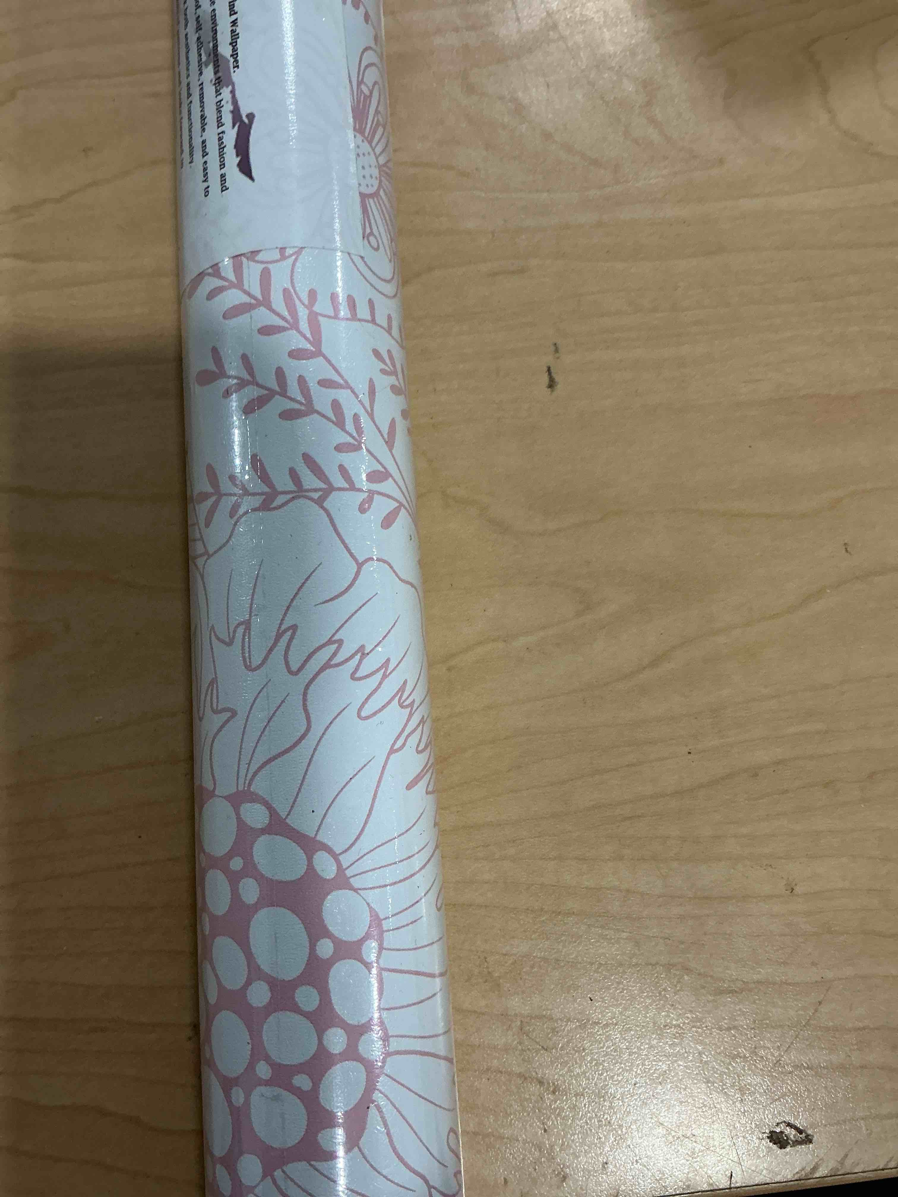Condition photo showing New/Like New for PINK CiCiwind 197"×17.3" Gold Floral Peel and Stick Wallpaper for Bedroom Bathroom Vintage Wall Paper White and Gold Contact Paper Removable Self Adhesive Eco-Friendly Wallpapers for Cabinets Vinyl Film 17.3" x 197" White and Gold