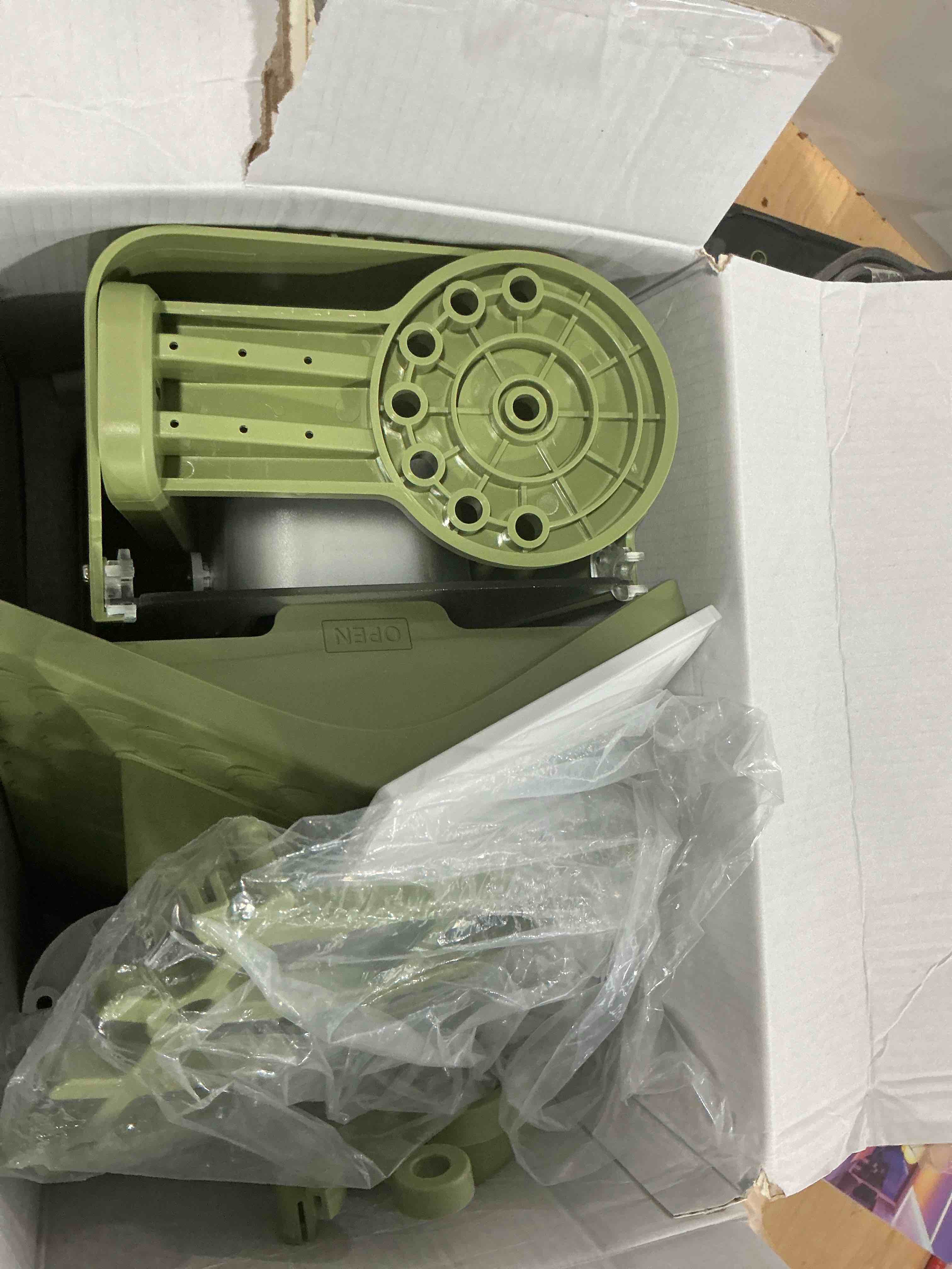 Condition photo showing Good Condition for Smart Bird Feeder with Camera Solar Powered, AI Birds Species Identification, 2.5K HD Video Bird House with Camera for Outside, Weatherproof Design Ideal Gifts for Valentine's Day, Bird Lovers, Green