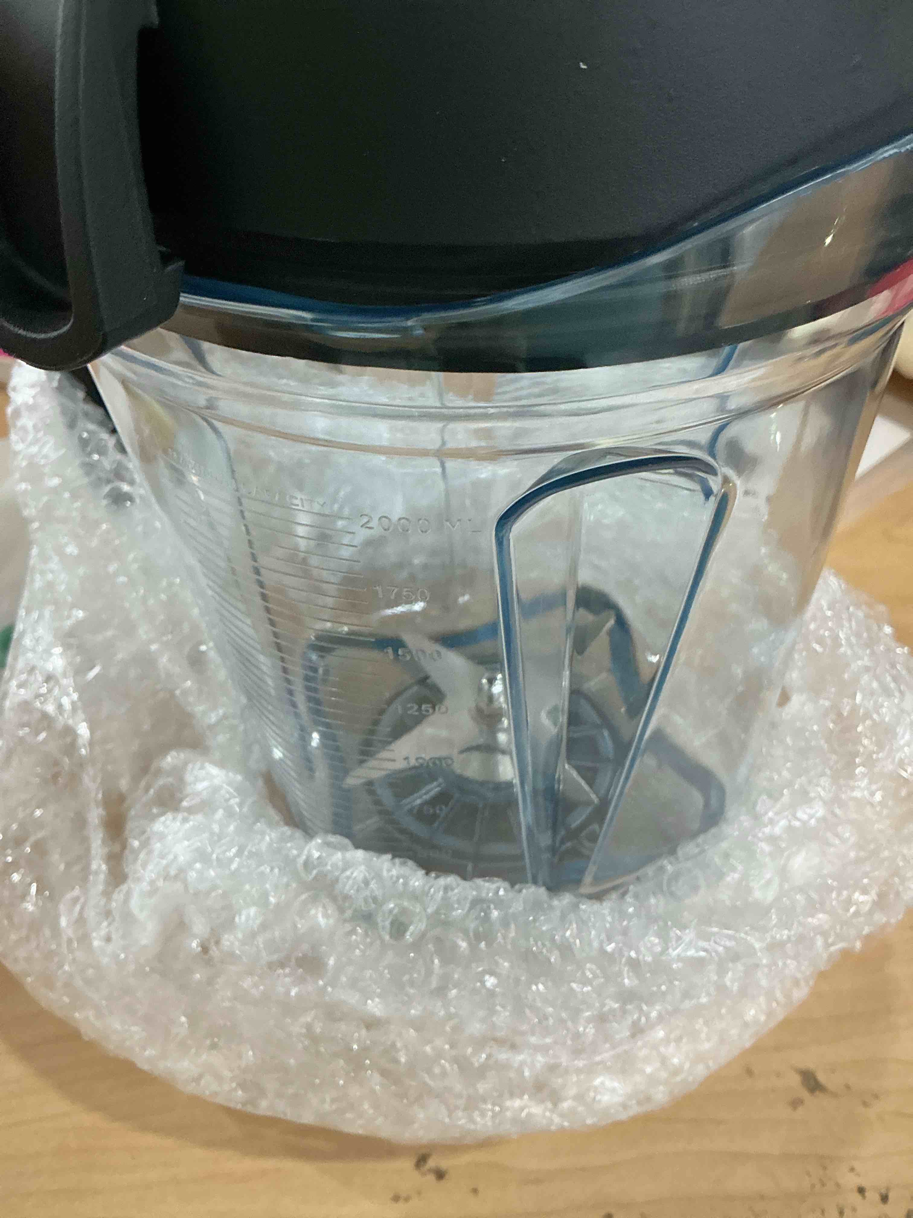 Condition photo showing Good Condition for For Vitamix 64oz Low-Profile Blender Pitcher, Replacement for Vitamix 750 780 5000 5200 6300 7500 E320 Classic/Explorian Series etc Container Jar Cup