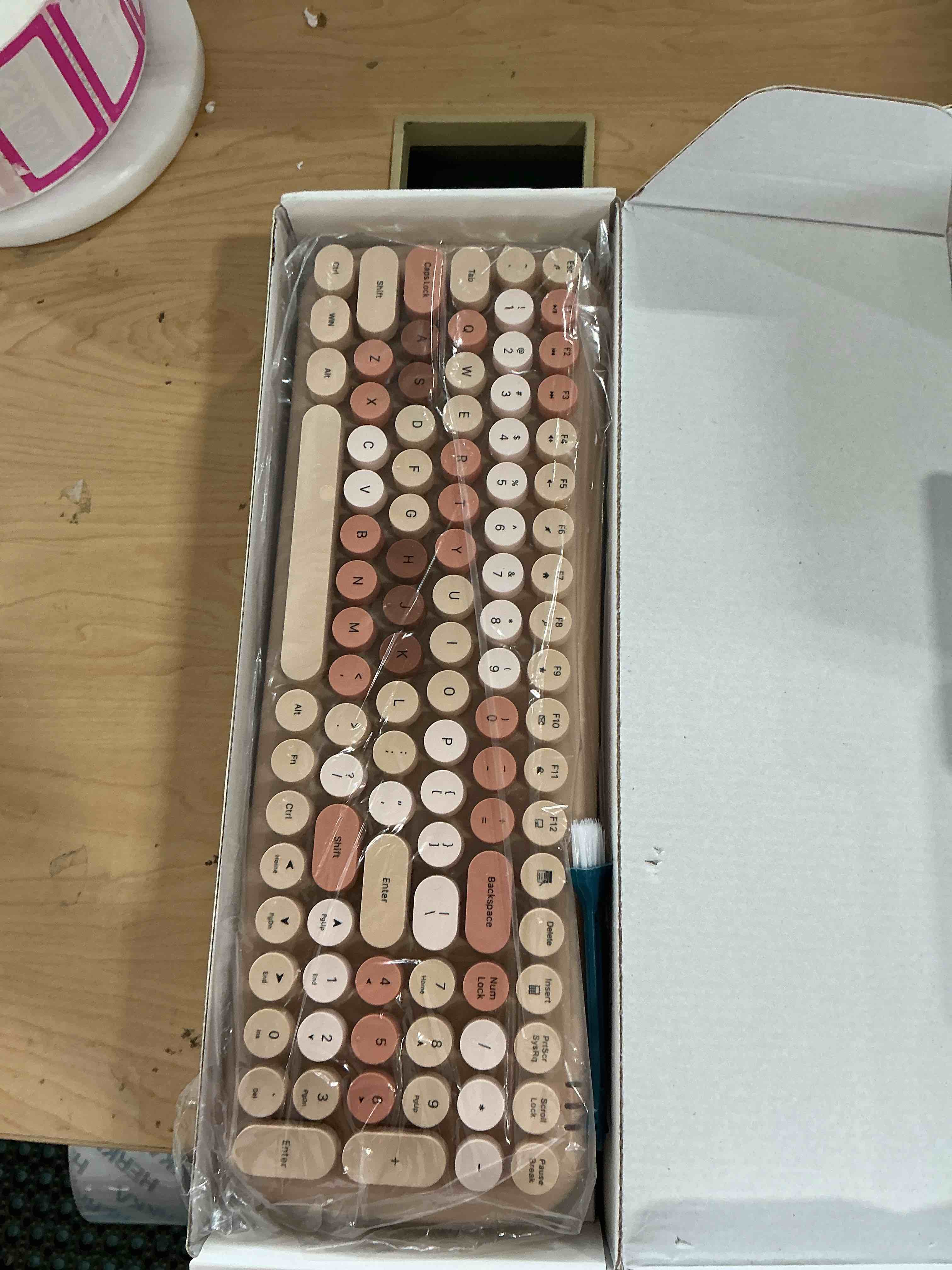 Condition photo showing Good Condition for MOFII Wireless Keyboard and Mouse Combo, Retro Typewriter Keyboard with Multi-Media Function Keys and Number Pad Compared for PC Computer Windows 7 8 10 (Milk-Tea Colorful) Milk Tea Colorful