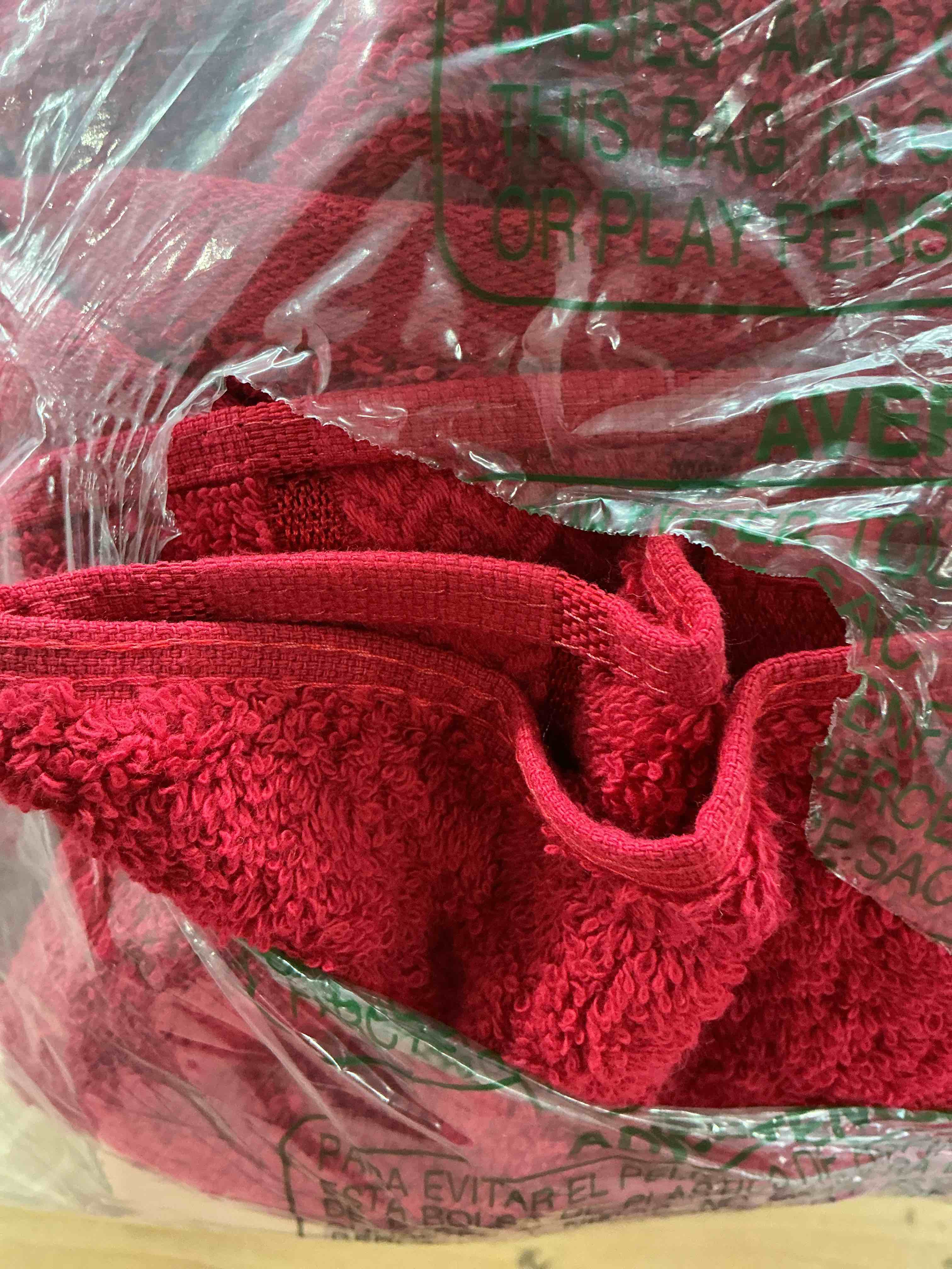 Condition photo showing Good Condition for Luxury Bath Towels Set -100% Cotton- 2 Bath, 2 Hand & 2 Washcloths - Premium, Large, Thick, Fluffy, Absorbent, Quick Dry, Soft & Plush - 6 Piece Luxury Bathroom Towels - Red 6 Piece Towel Set PLATINUM COLLECTION - 100% COTTON TOWELS Red