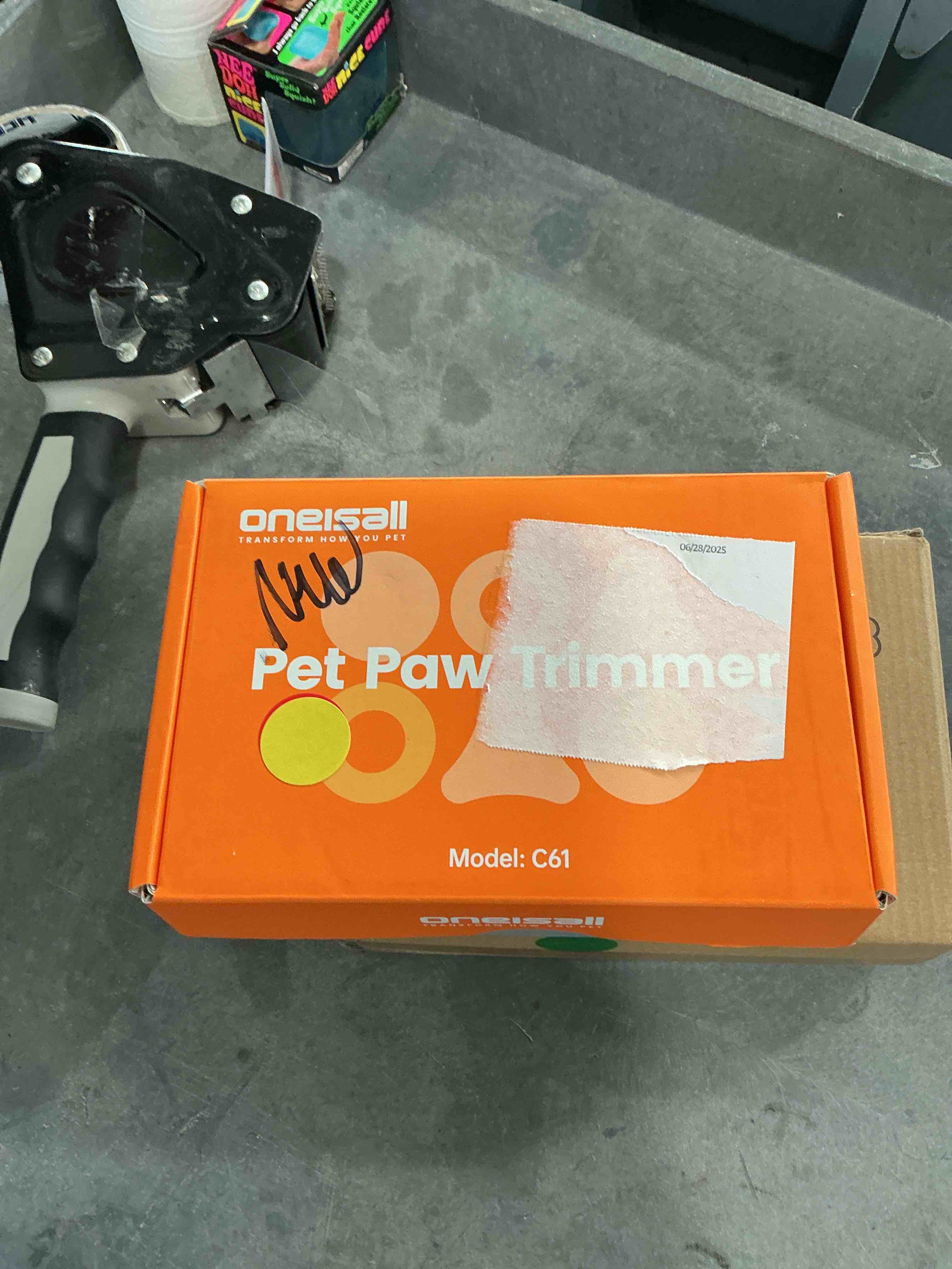 oneisall Dog Clippers with Double Blades,Cordless Small Pet Hair Grooming Trimmer,Low Noise for Trimming Dog's Hair Around Paws, Eyes, Ears, Face, Rump (White)