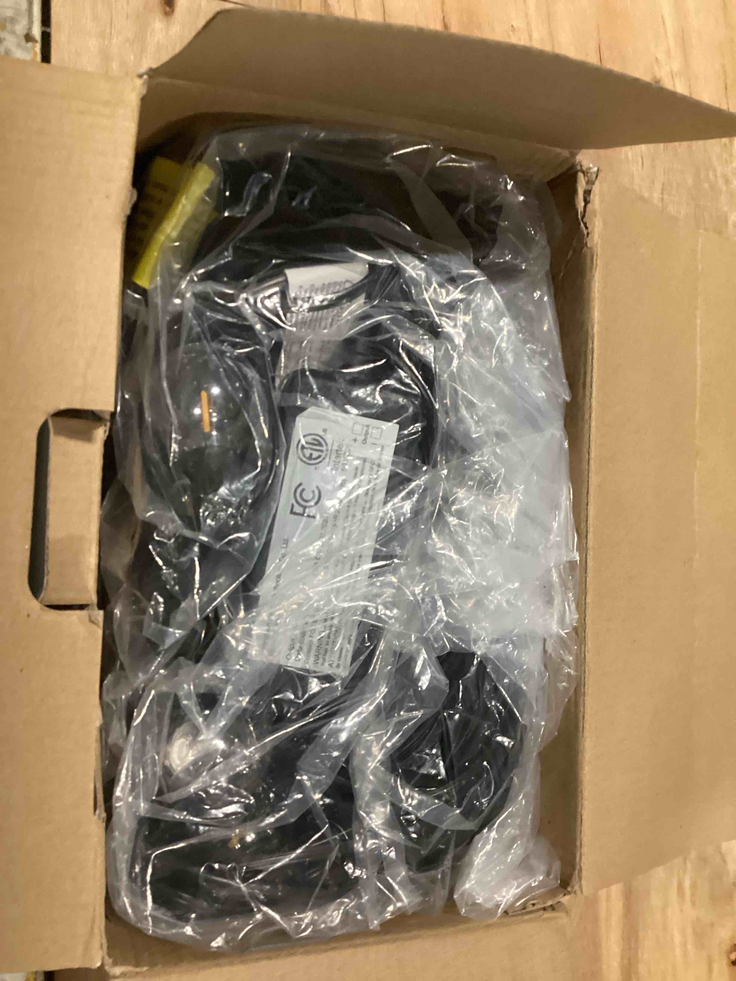 https://s3.amazonaws.com/lotting-images-prod/NonstopDeals/TEA2146145_1751080459591.jpeg
