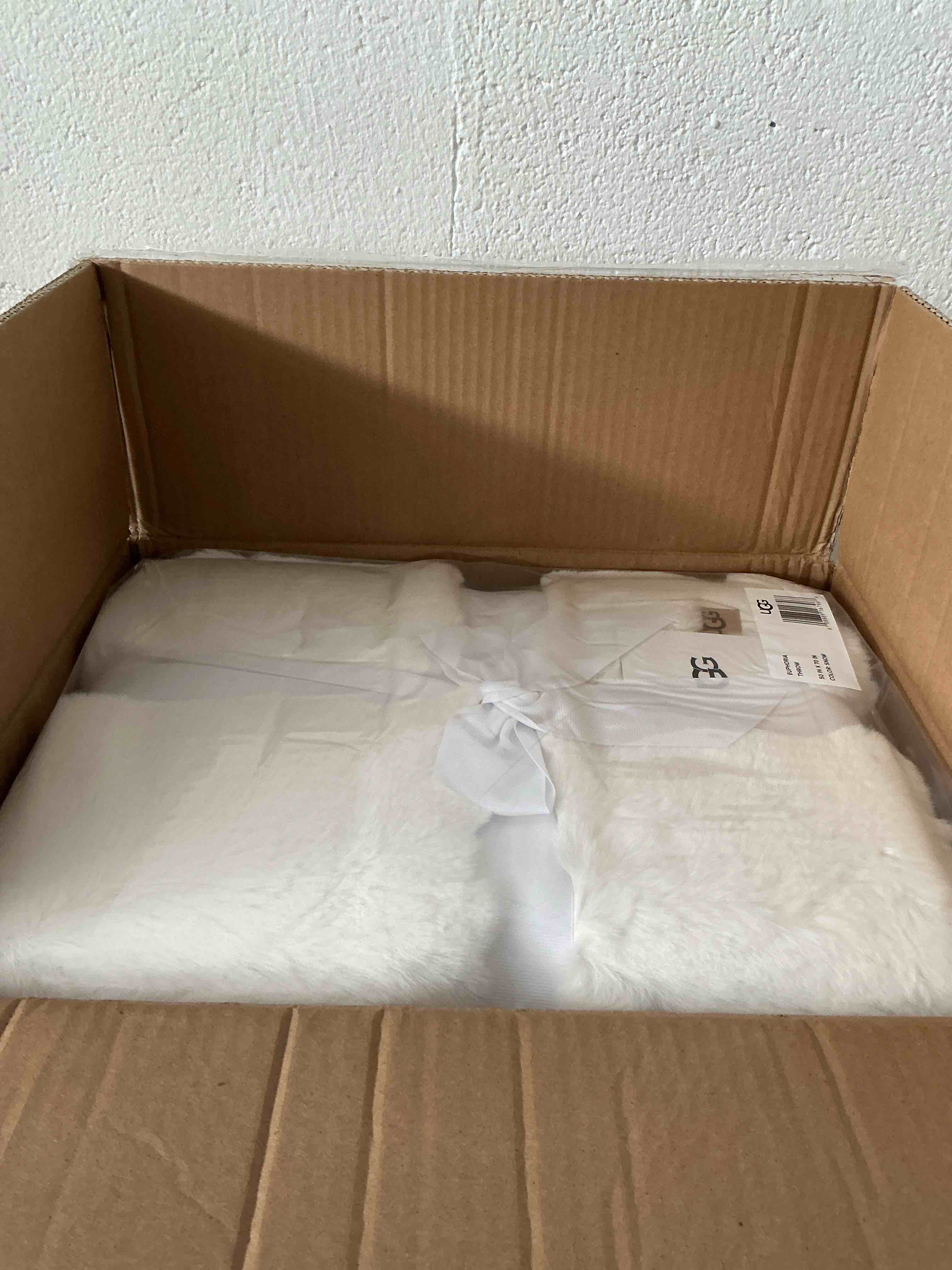 https://s3.amazonaws.com/lotting-images-prod/NonstopDeals/TEA2146632_1751815405095.jpeg